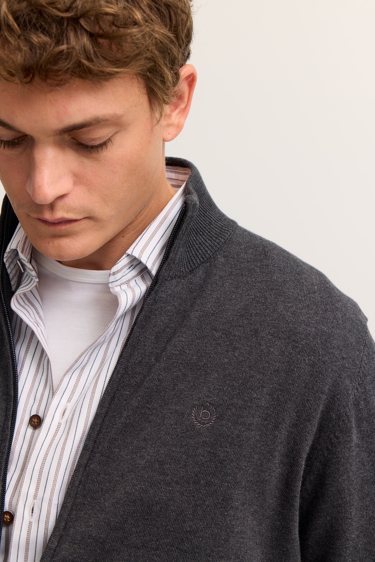 bugatti Strickjacke »Regular Fit« aus Baumwolle mit Stehkragen