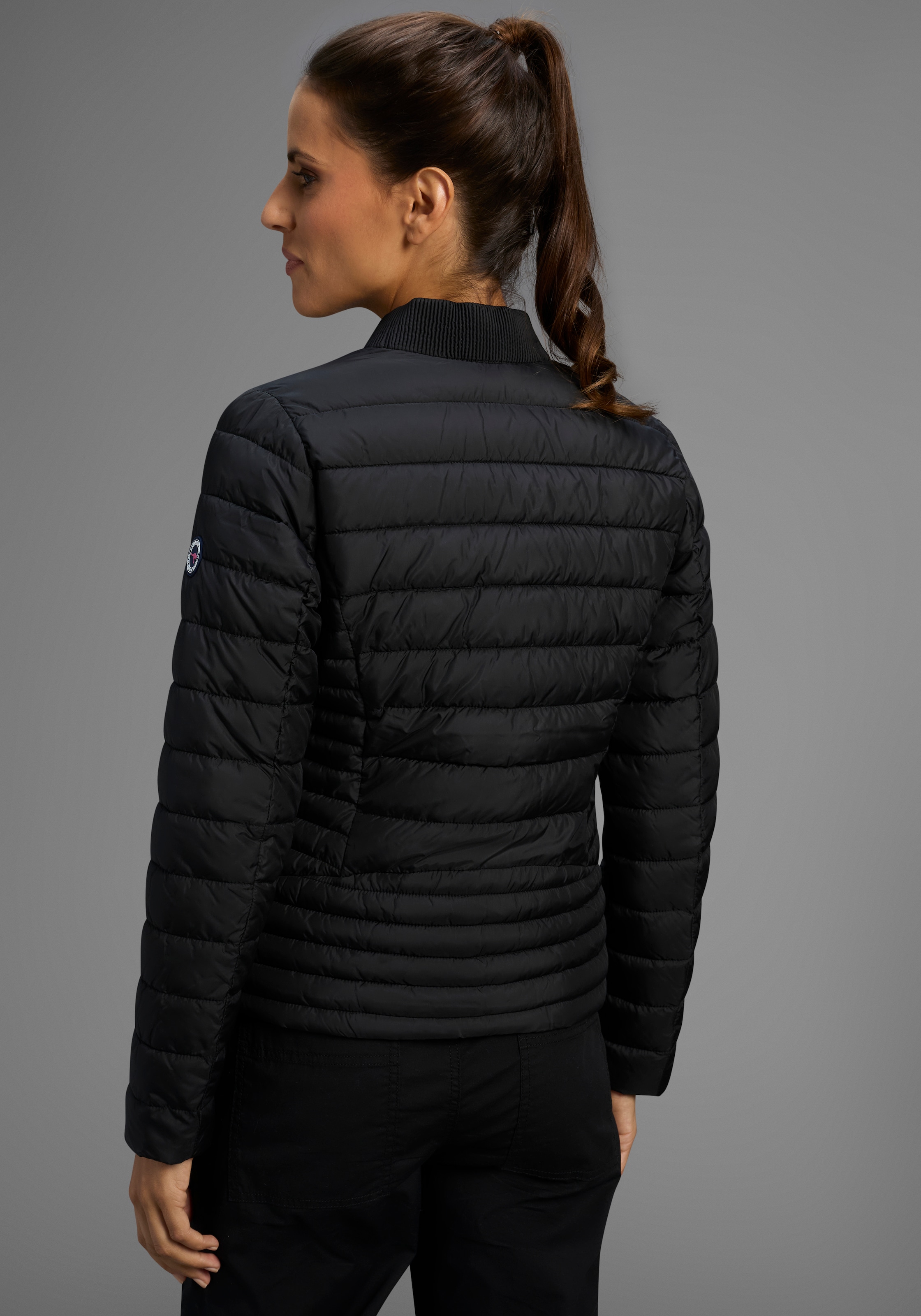 KangaROOS Steppjacke, figurbetonter Schnitt, hüftlange Passform