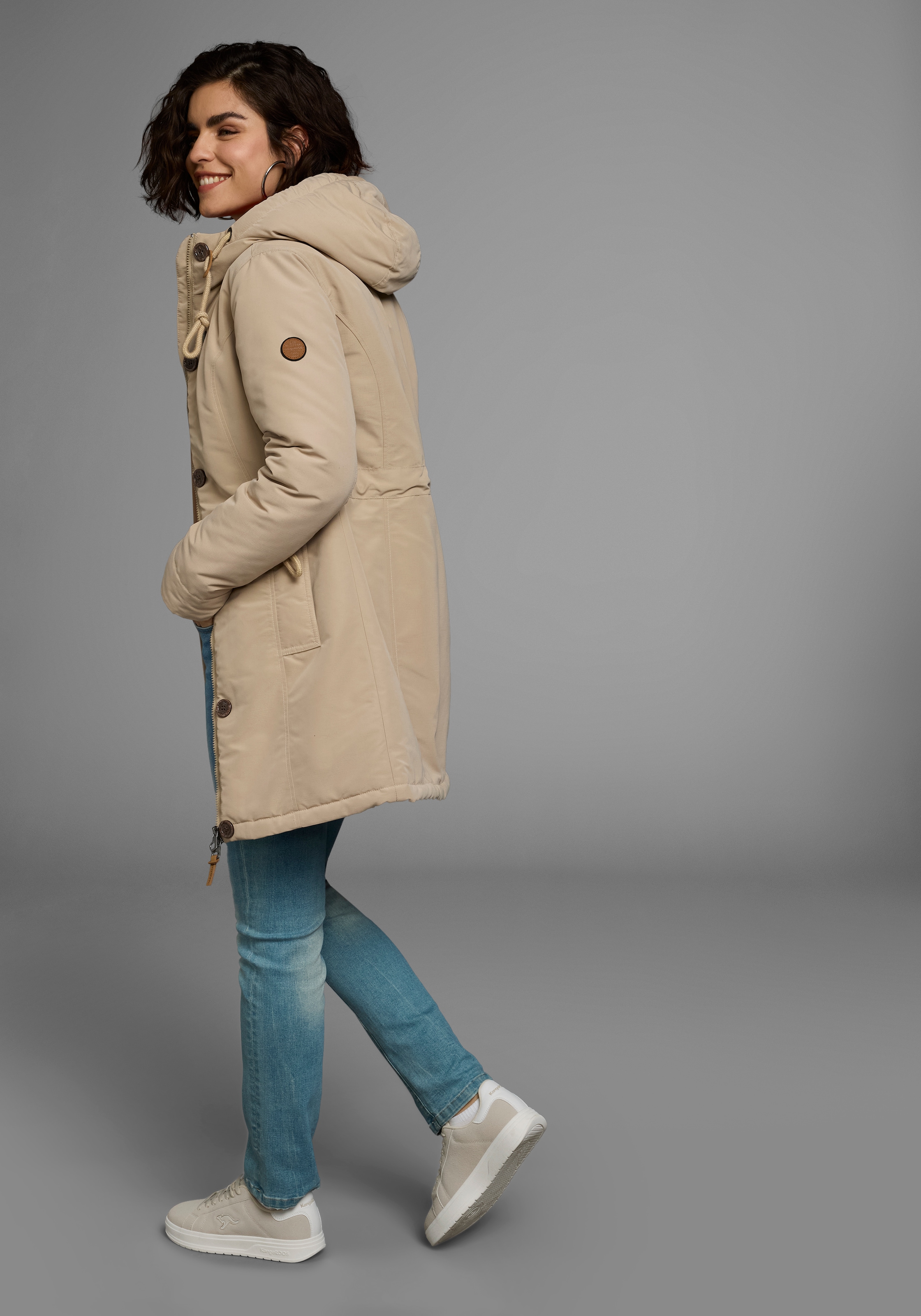 KangaROOS Winterjacke, mit Kapuze, für die kalte Jahreszeit, aus leichtem Webstoff, modisch