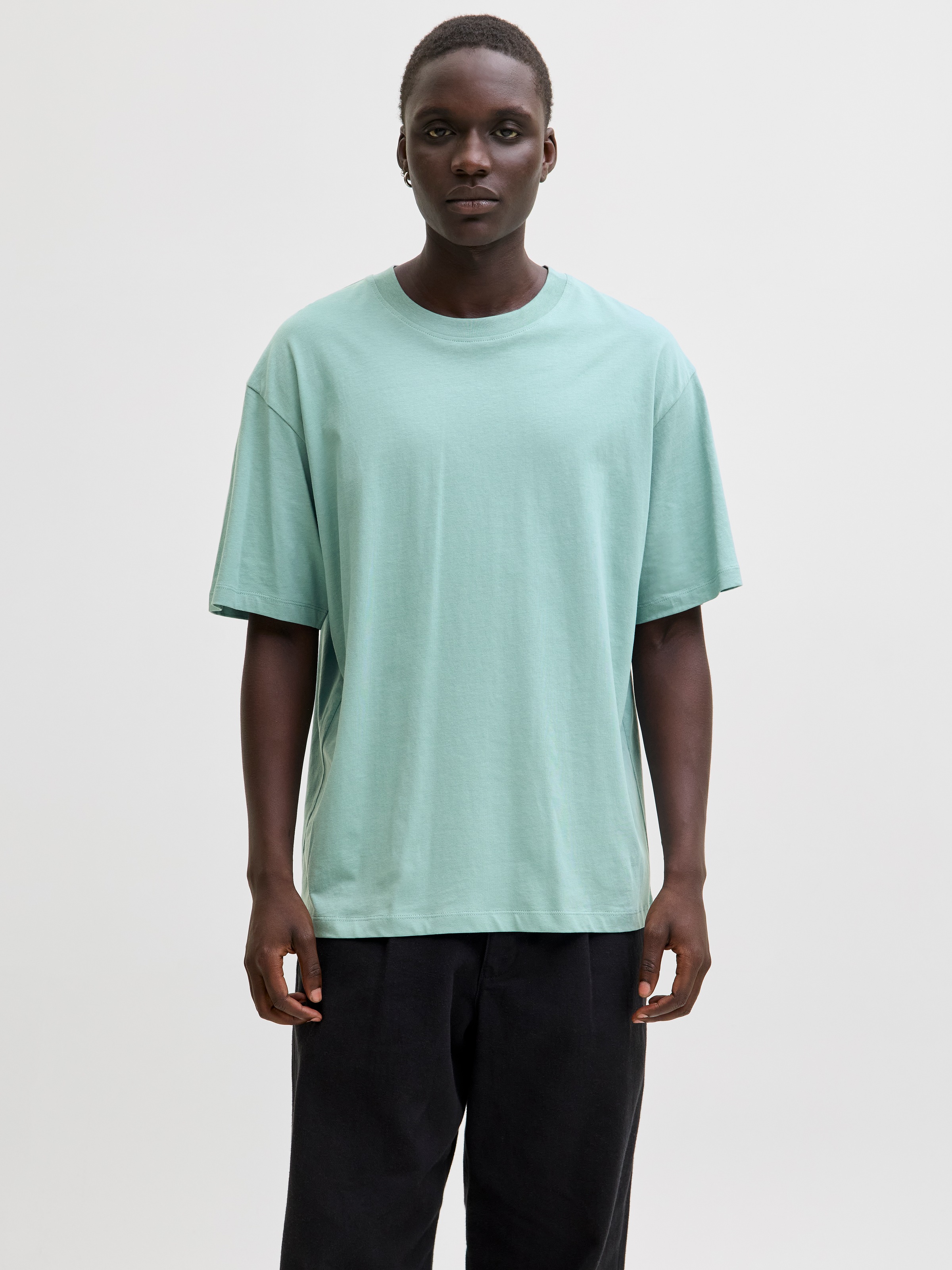 Jack & Jones Oversize-Shirt »JJEBRADLEY Oversize T-Shirt mit klassischem Rundhalsausschnitt« mit gekämmten Jersey