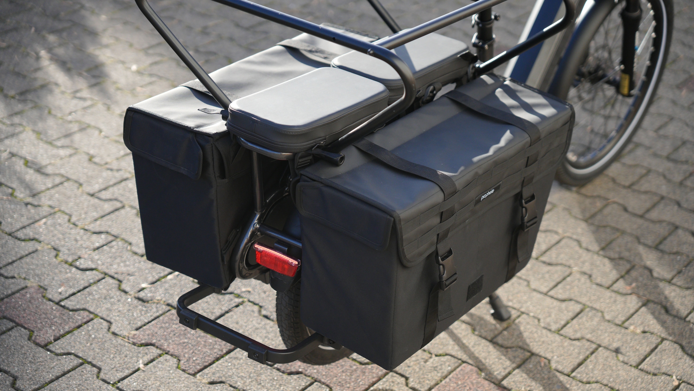 Prophete »Longtail - Urbanicer 4.0 inkl. 2 Sitzpolster« 9 Gang Shimano Cues Schaltwerk Kettenschaltung Mittelmotor 250 W 10 Jahre Garantie auf den Rahmen, Heck-Gepäckträger bis 80kg Zuladung