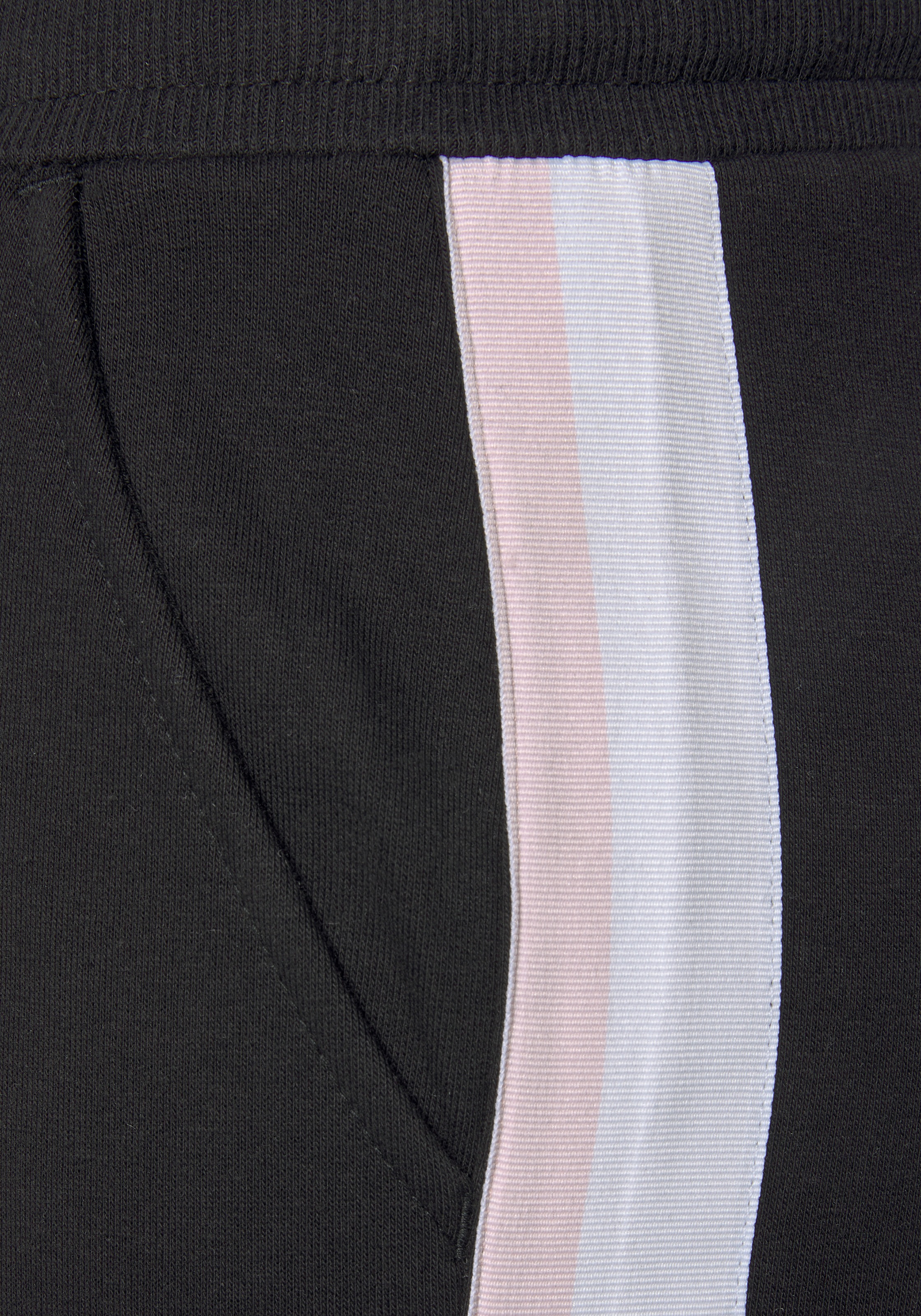 OTTO bedruckten mit Loungeanzug Bändern Relaxhose, bestellen Bench. seitlichen bei und Streifen, online