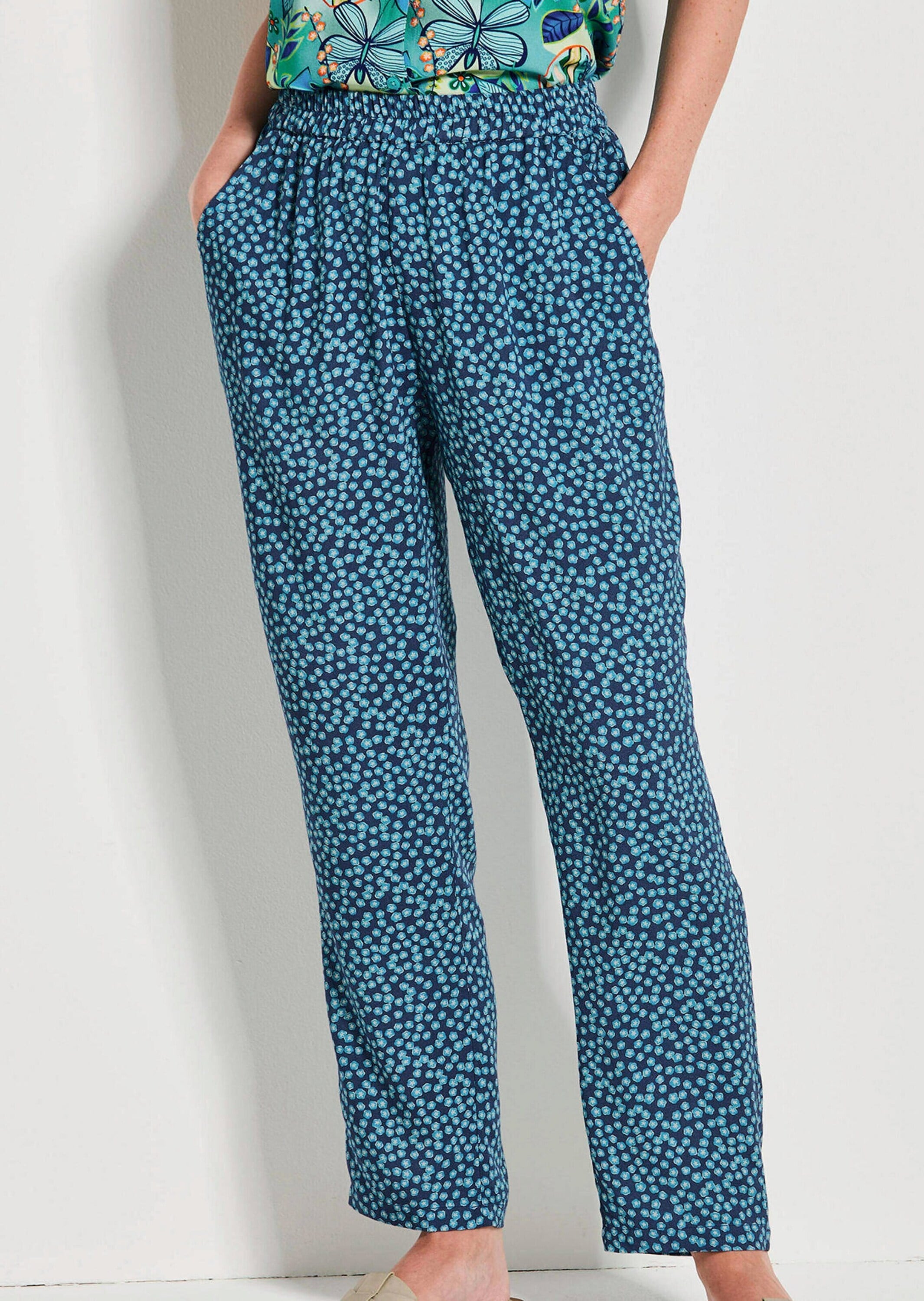 GOLDNER Schlupfhose »Hose SARA mit Millefleurs-Print«