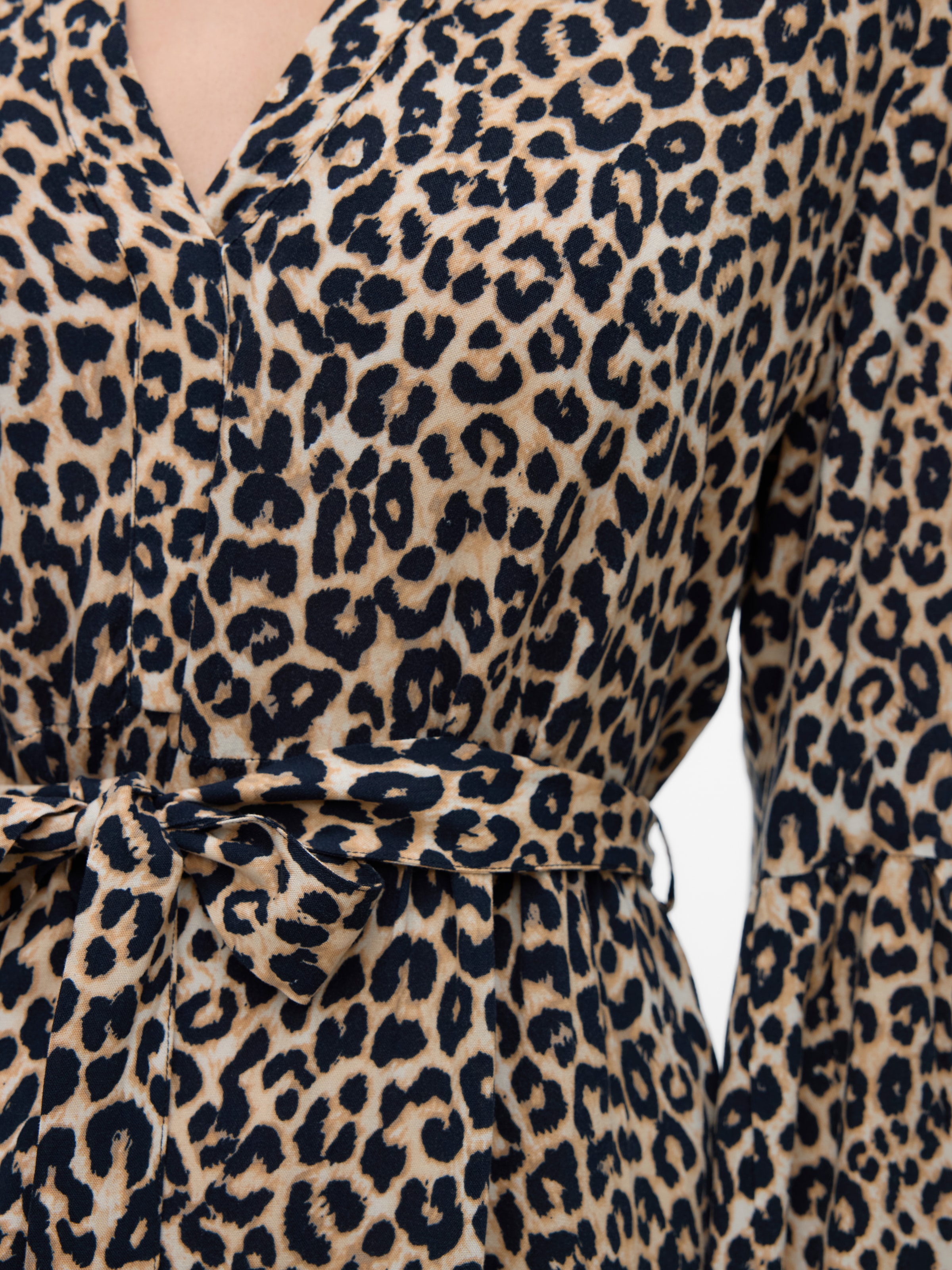 Vero Moda Tunikakleid »VMMELBA 3/4 SHORT BELT DRESS WVN GA NOOS«, mit Volant und Taillen-Bindegürtel
