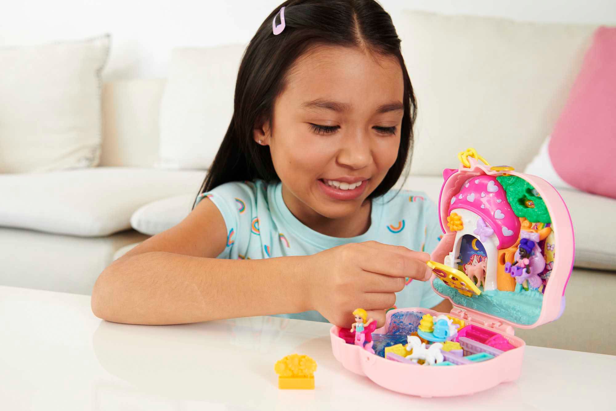 Polly Pocket Spielwelt »Einhorn Schatulle«, mit Meerjungfrauen-Figur und Zubehör