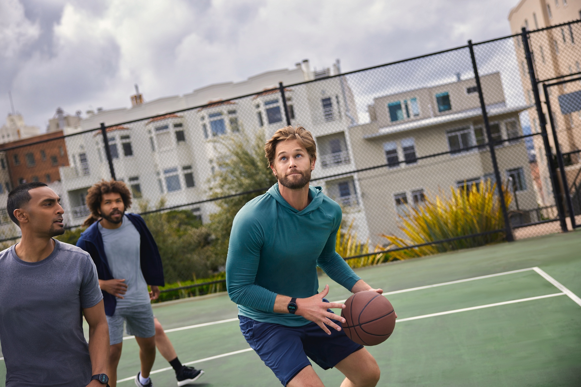 Garmin Smartwatch »VIVOACTIVE 5«, (3 cm / 1,2 Zoll), Proprietär, 4 GB, Fitness Smartwatch Coaching Garmin Pay Rollstuhlmodus)