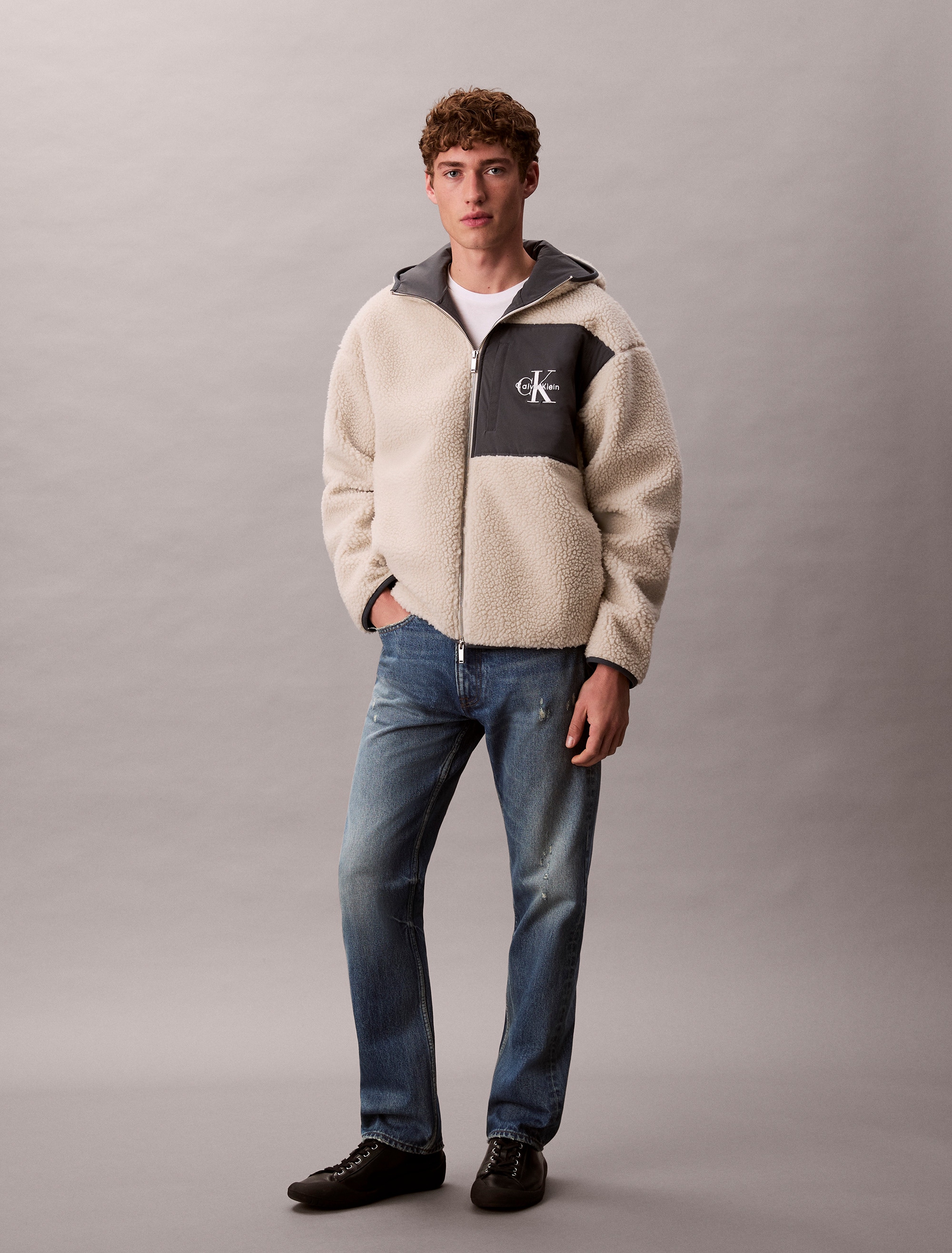 Calvin Klein Jeans Plüschjacke »SHERPA FUNNEL NECK FULL ZIP HOOD« mitKapuze Mit Rundhalsausschnitt, regular fit