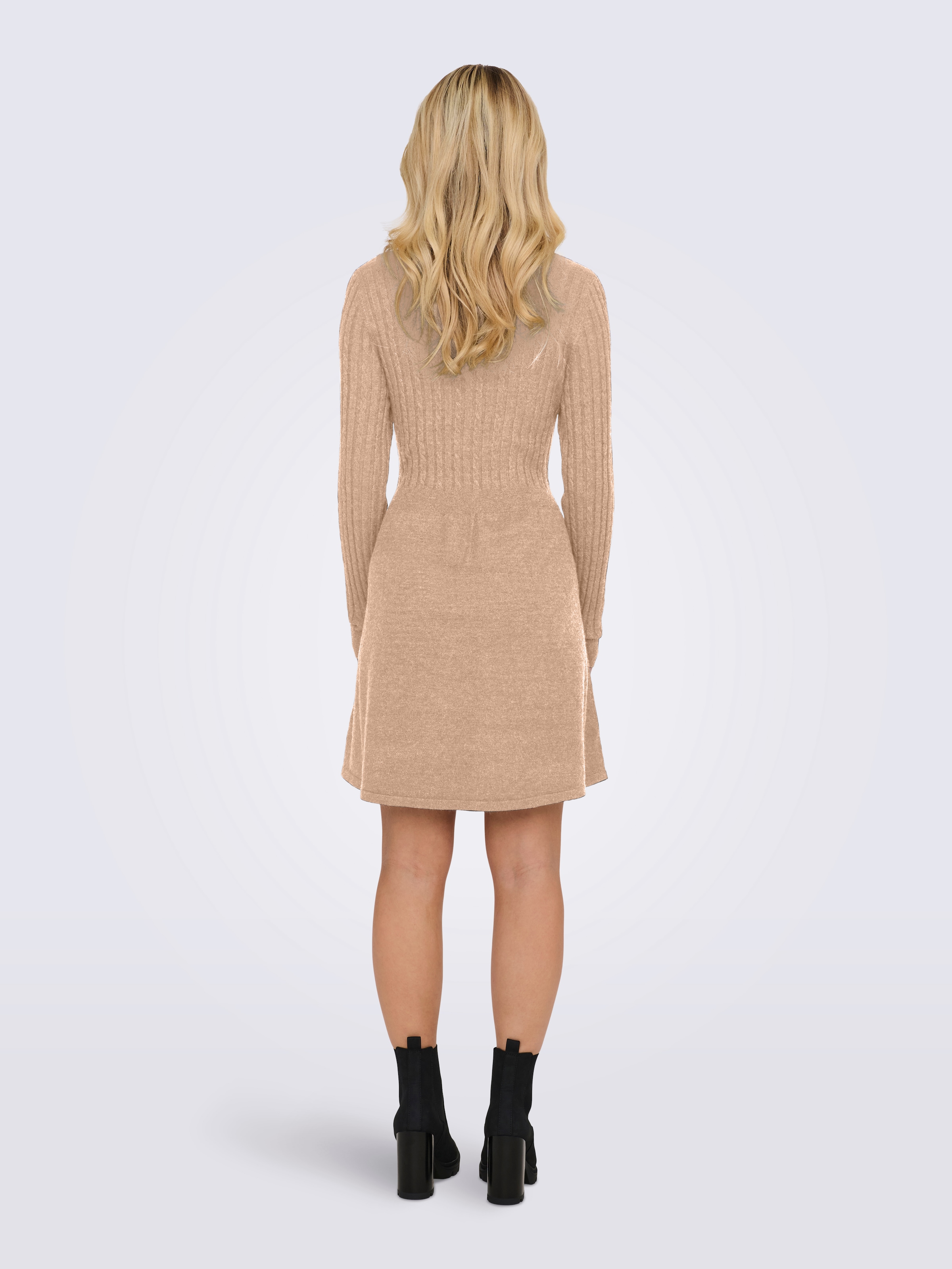 ONLY Strickkleid »ONLFIA LS CABLE DRESS KNT«, tailliert und mit dezentem Zopfstrickmuster im Oberteil