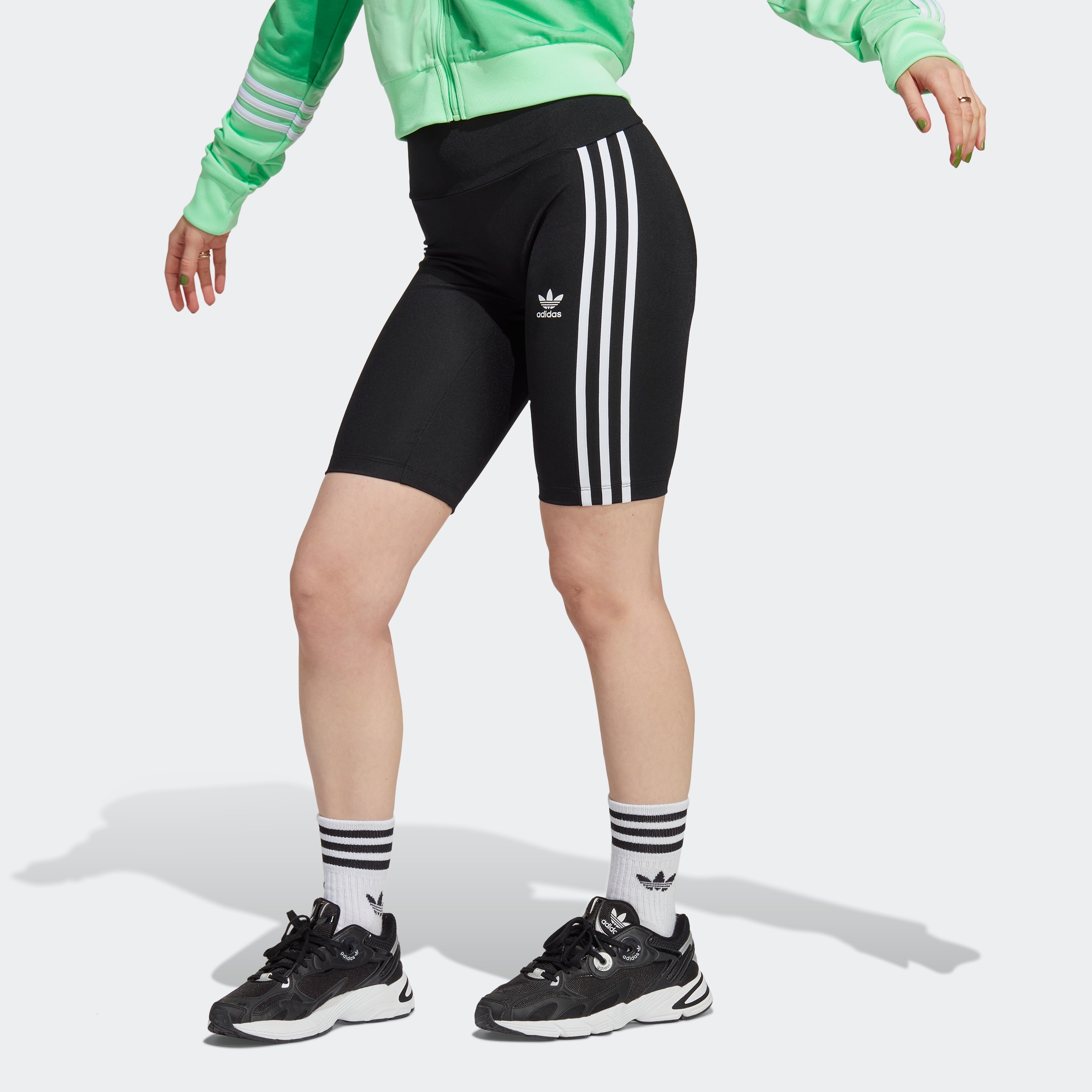 adidas Originals Sporthose »ALWAYS ORIGINAL RADLERHOSE«, (1 tlg.) bestellen  online bei OTTO