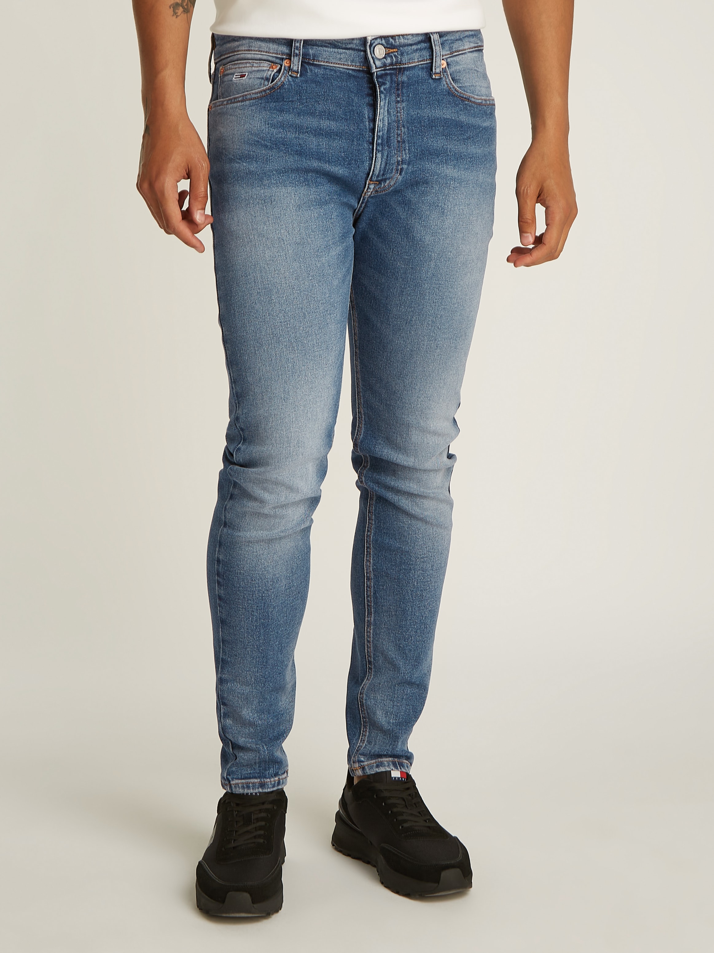 TOMMY JEANS Skinny-fit-Jeans »Simon Skinny Jeans Slim«, mit Logostickereien