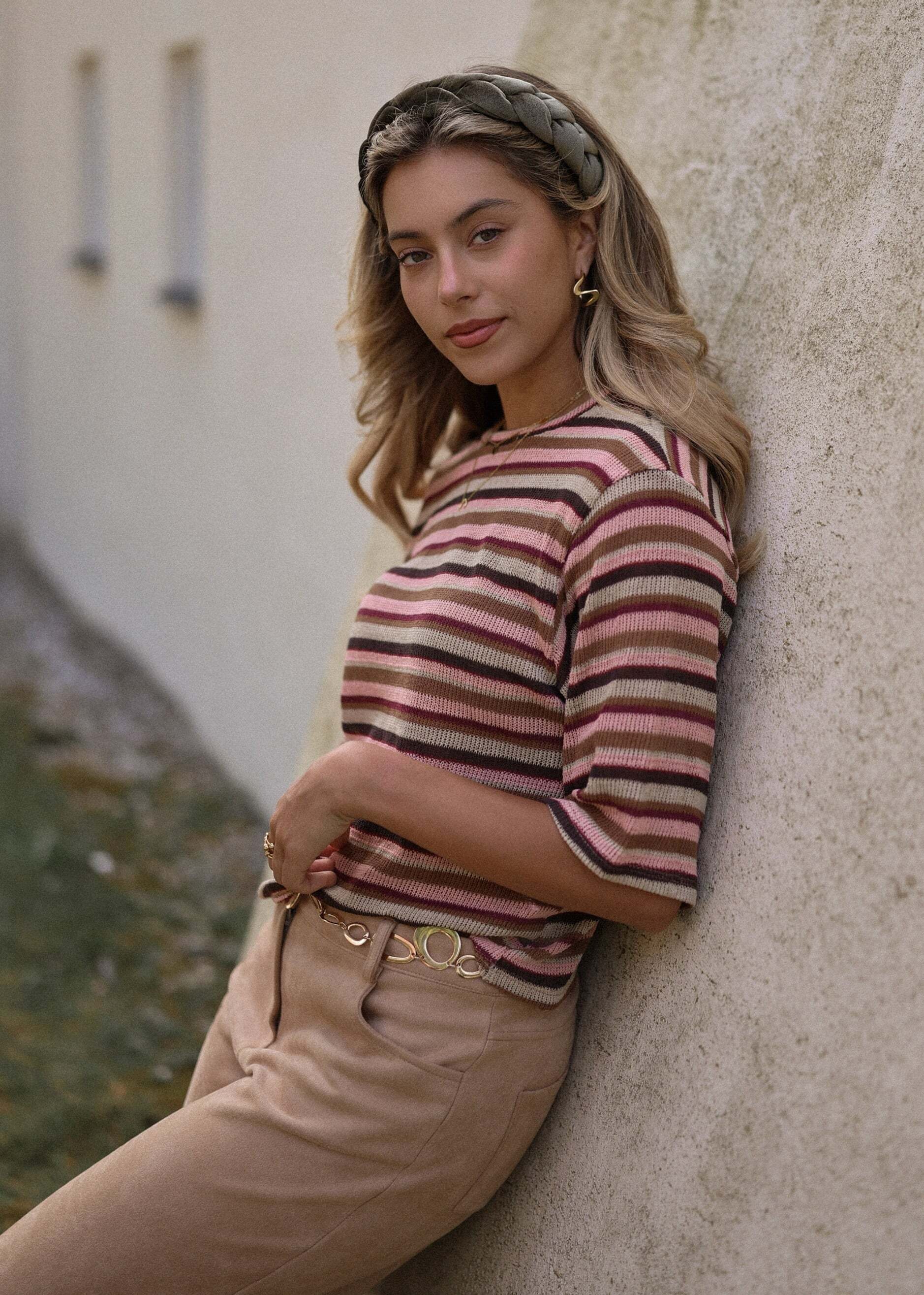 SASSYCLASSY T-Shirt »Gestreiftes Oversize Strick Shirt« Weit geschnittenes Shirt mit halben Armen und Rundhals Rosa