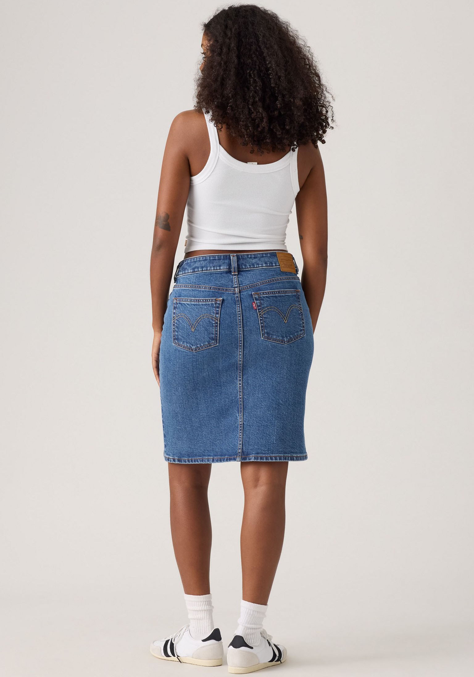 Levi's® Jeansrock »LOW MIDI SKIRT ME«, mit Schlitz für mehr Bewegungsfreiheit