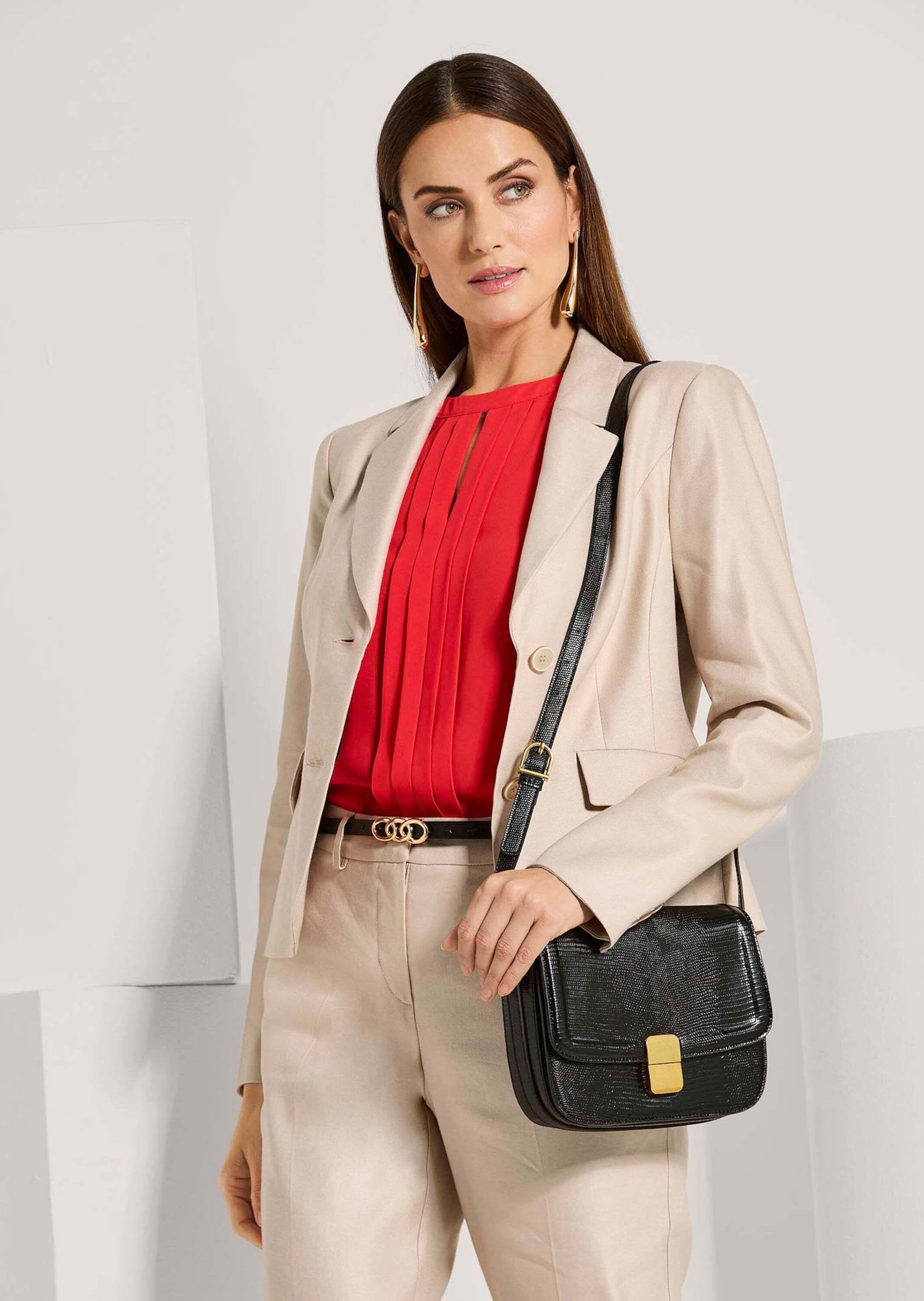 MADELEINE Kurzblazer »Blazer Blazer in modischer Kurzform«