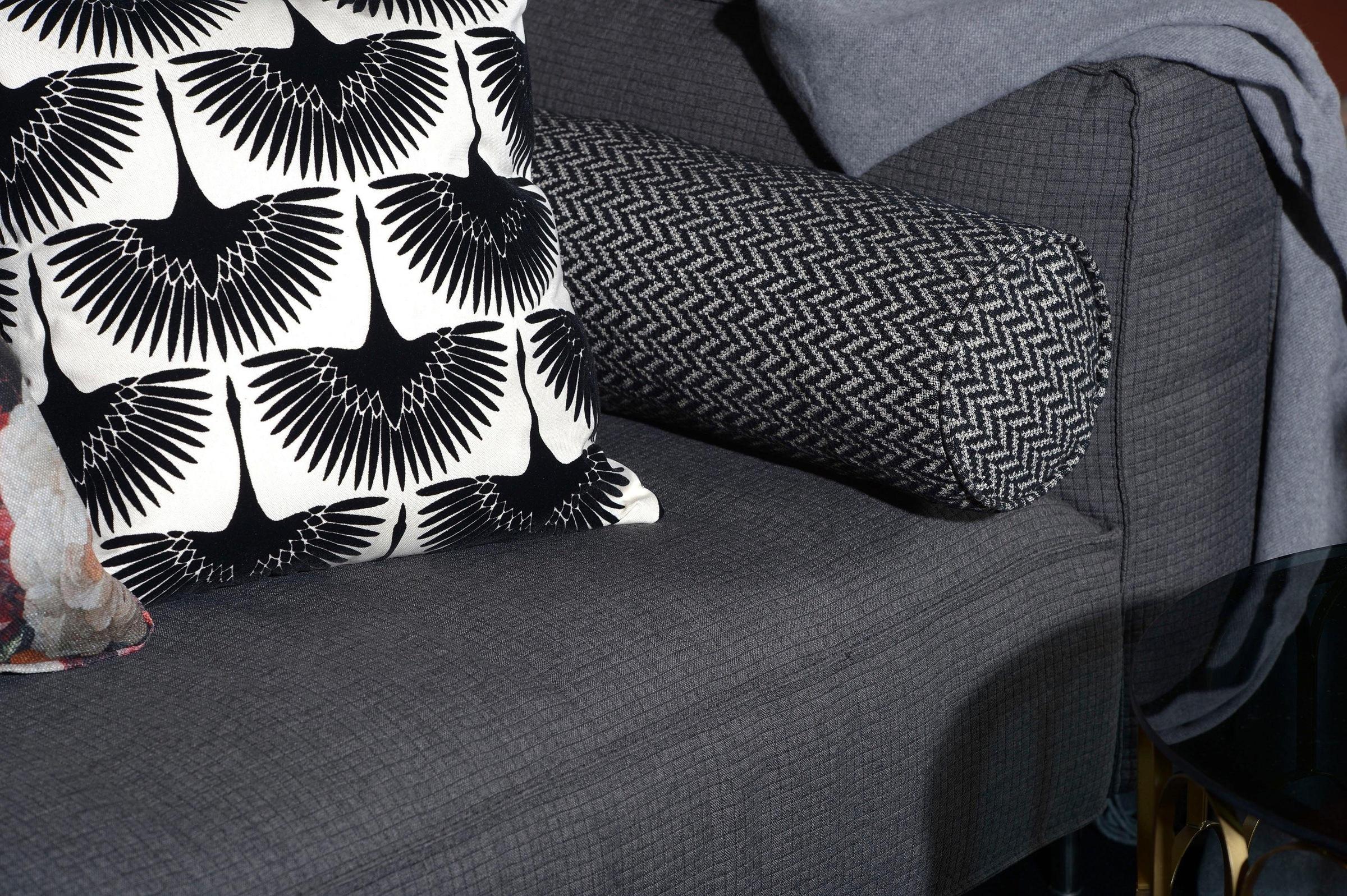 H.O.C.K. Dekokissen »Black Swan« mit schicken Schwanenmotiven, Wendekissenhülle mit Füllung, 1 Stück