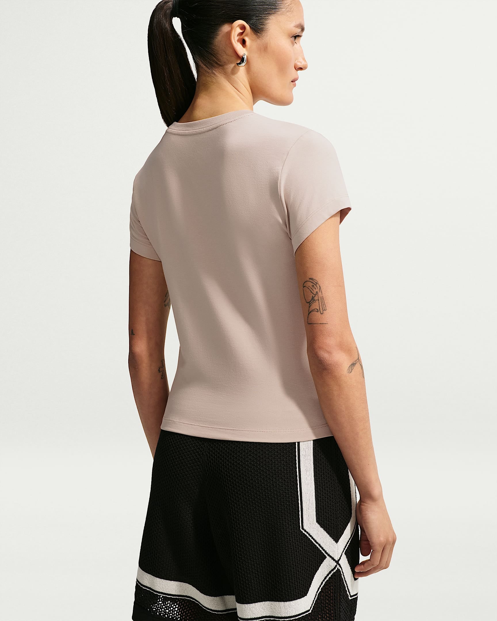 Nike Sportswear T-Shirt »W NSW NK CHLL KNT MD CRP« mit Rundhalsausschnitt, Kurzarm, aus Jersey, lockerer Schnitt