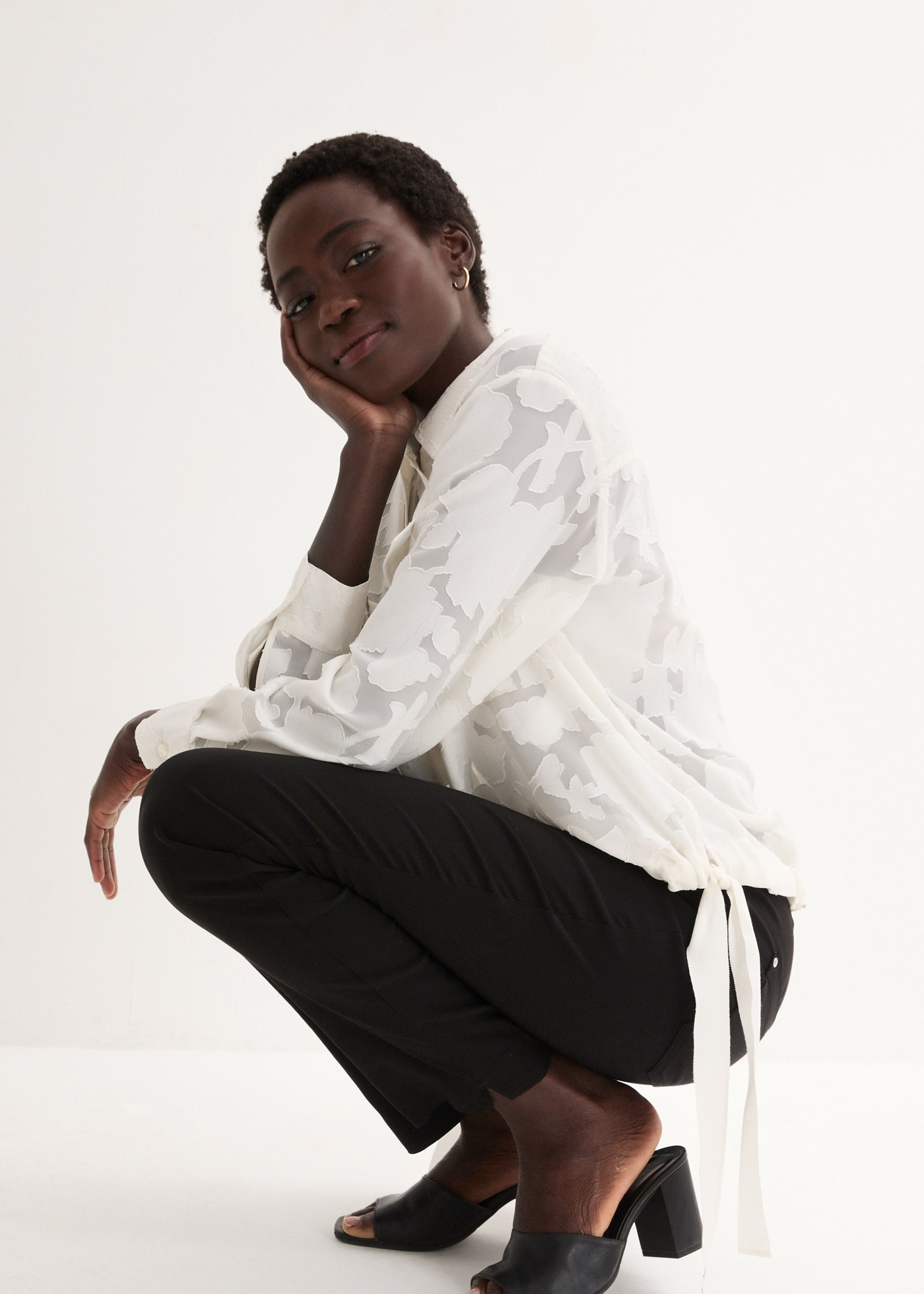 bonprix Stretch-Hose »Stretch-Hose in Schlupfform«  aus Viskose, Slim Fit Passform, Schlupfform mit Gürtelschlaufen