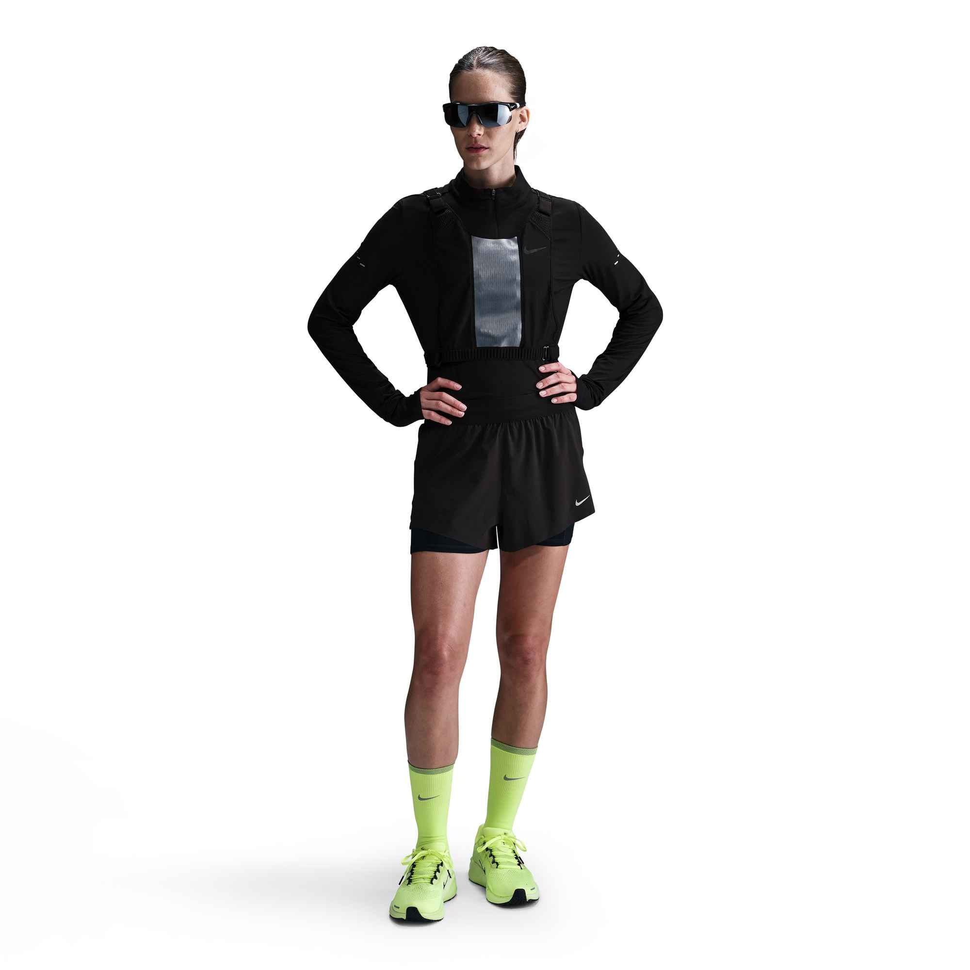 Nike Laufshorts »Nike Swift Women's Dri-FIT Mid-Rise 2-in-1 Running Shorts«  2-in-1-Design, mit Reißverschlusstasche hinten am Bund