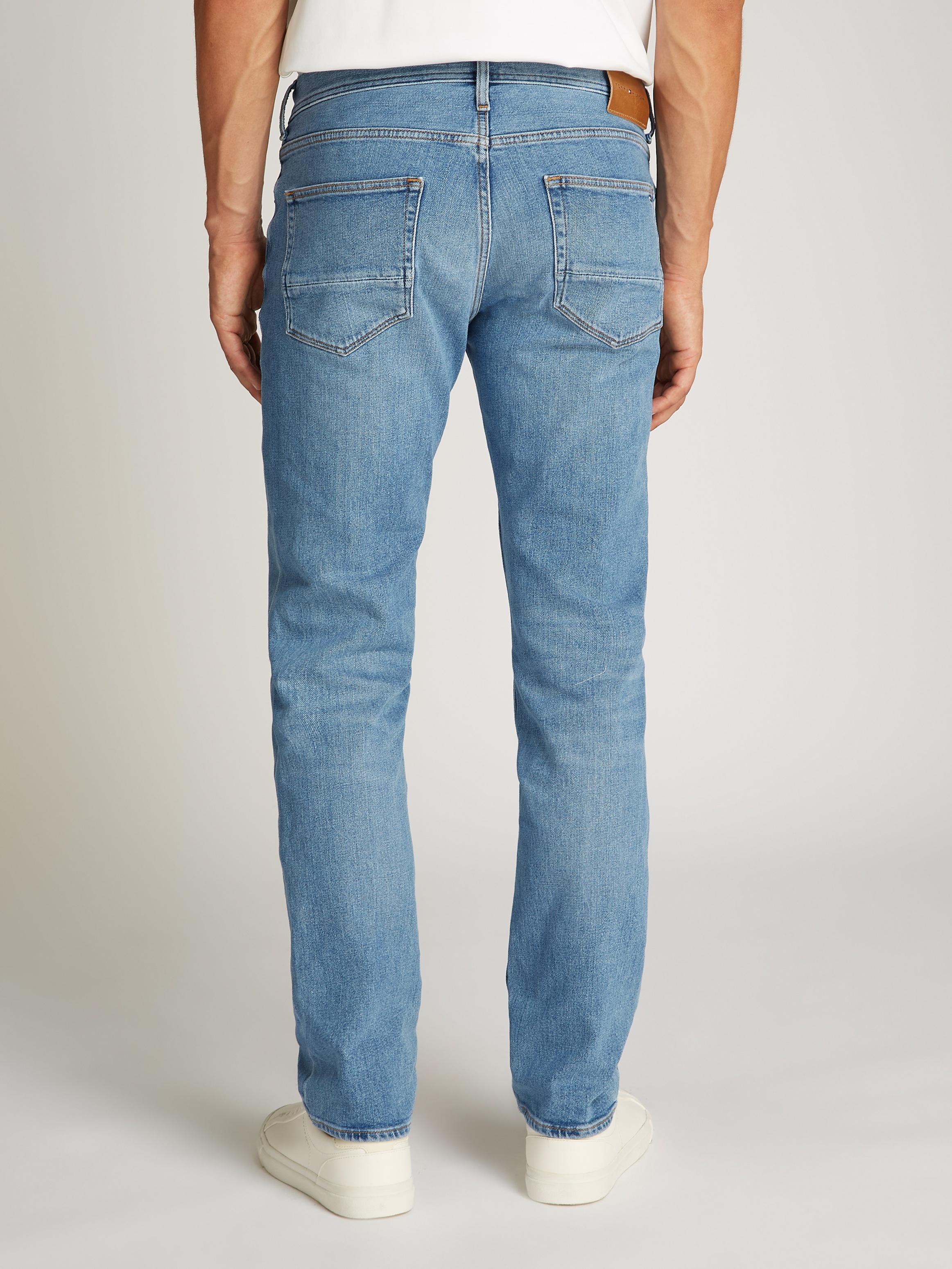 Tommy Hilfiger Straight-Jeans »STRAIGHT DENTON STR MESA BLUE«, in hellblauer Waschung