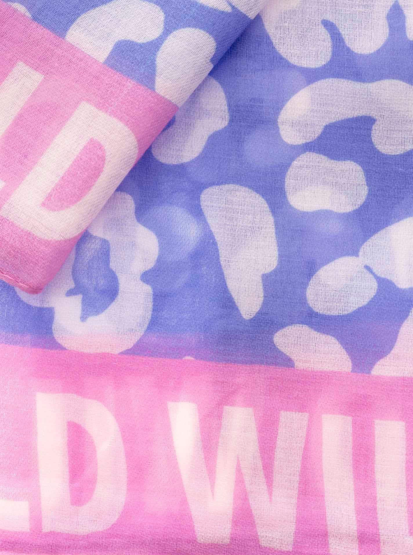 Zwillingsherz Schal »"Leo Dreams"« Leomuster und Schriftzug, transparenter Look