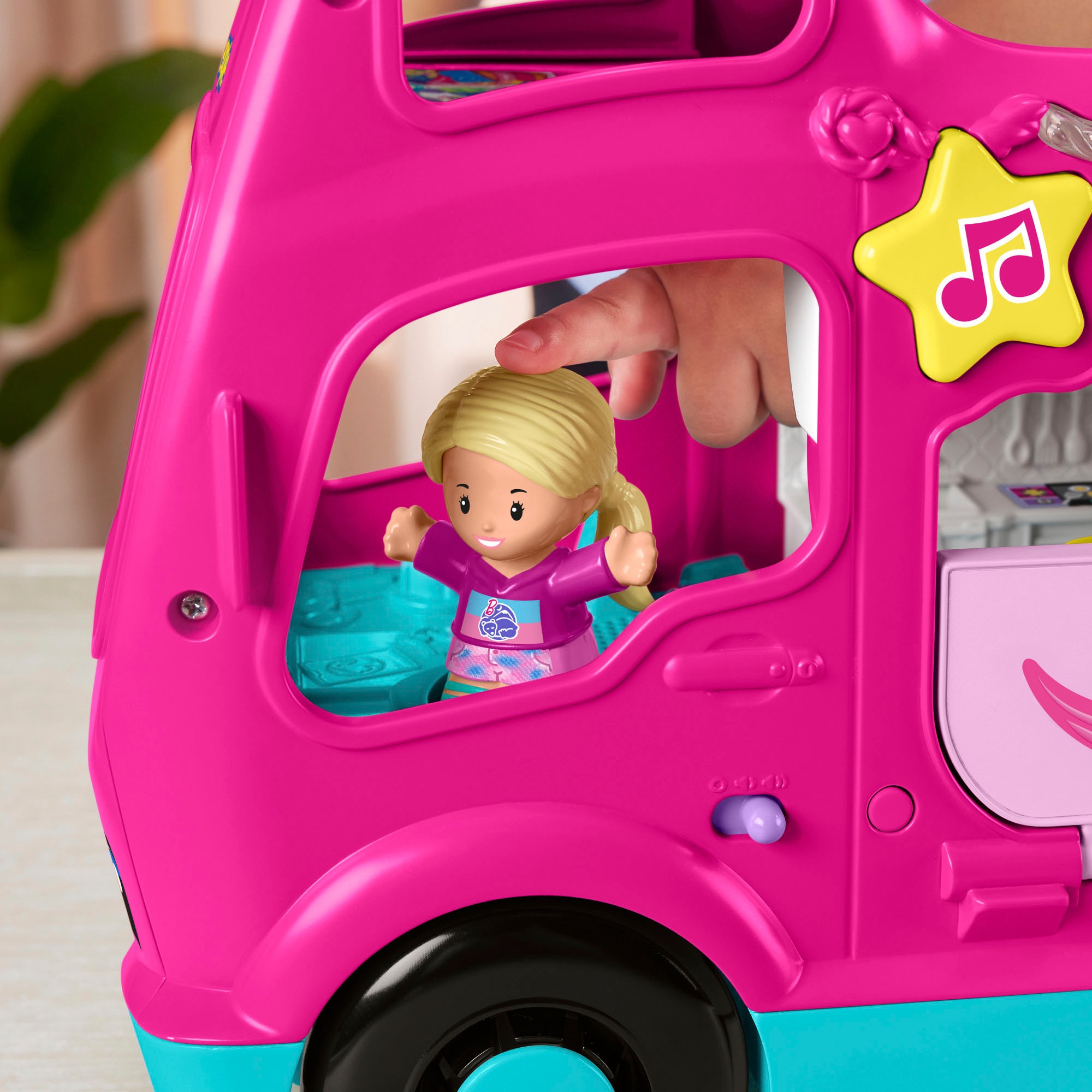 Fisher-Price® Spielzeug-Auto »Little People Barbie Little Dreamcamper Wohnmobil-Spielset«, mit Licht und Sound