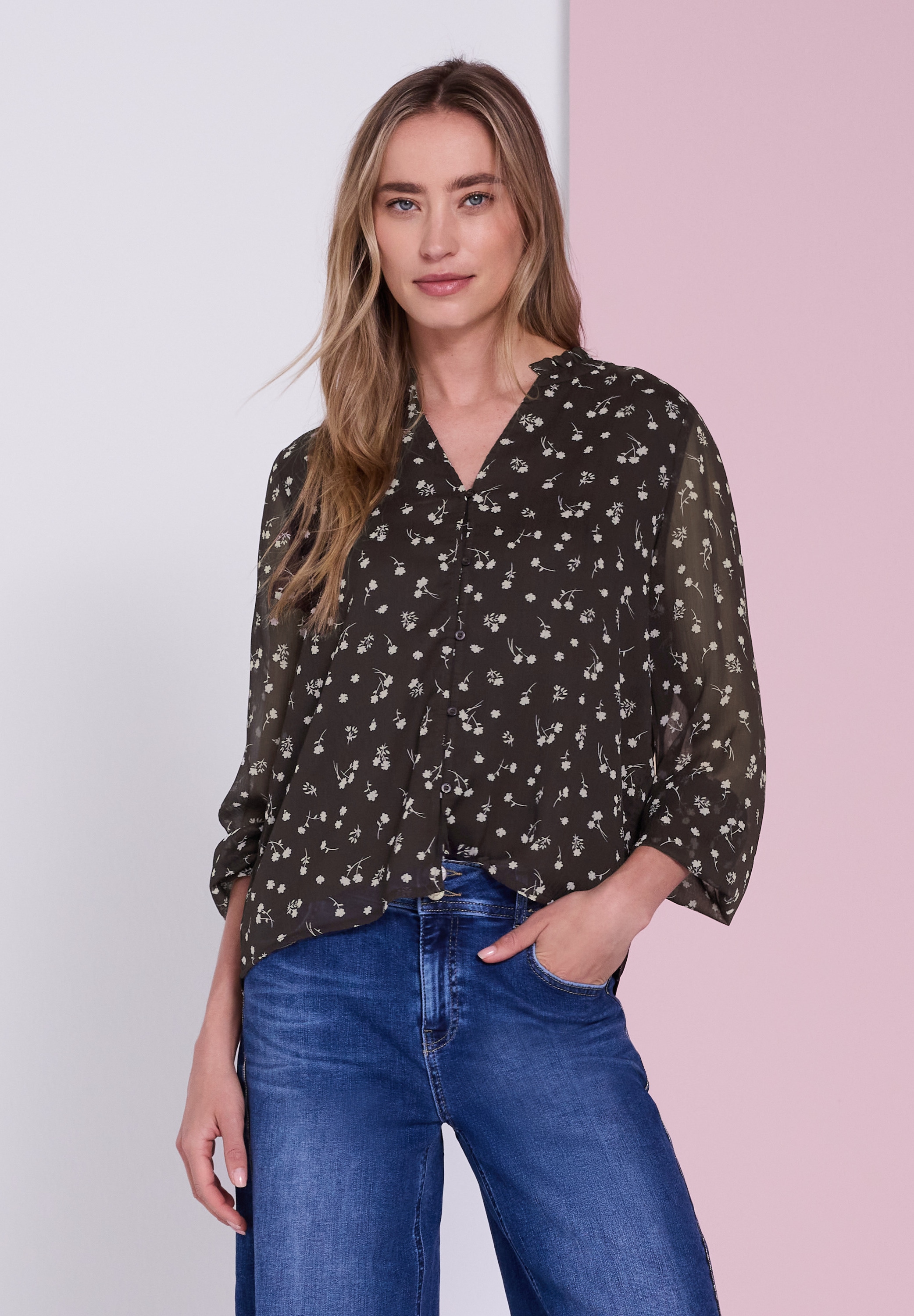 STREET ONE Langarmbluse Tunika-Chiffon-Bluse mit Split Neck im Karo-Look / Rüschendetails