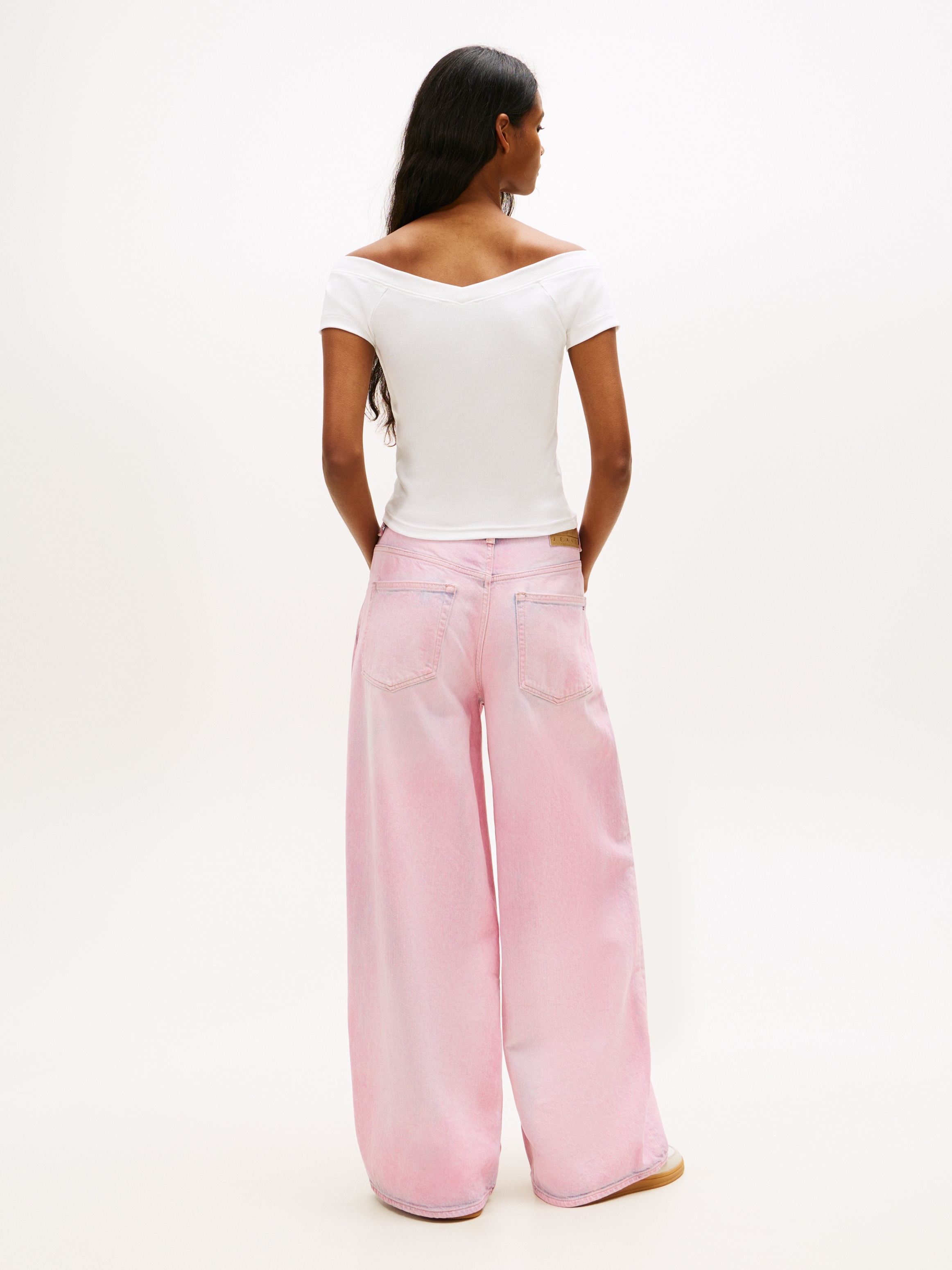 Tommy Jeans Kurzarmshirt »TJW SLIM OFF SHOULDER RIB SS TOP« mit gerippter Struktur, schulterfrei