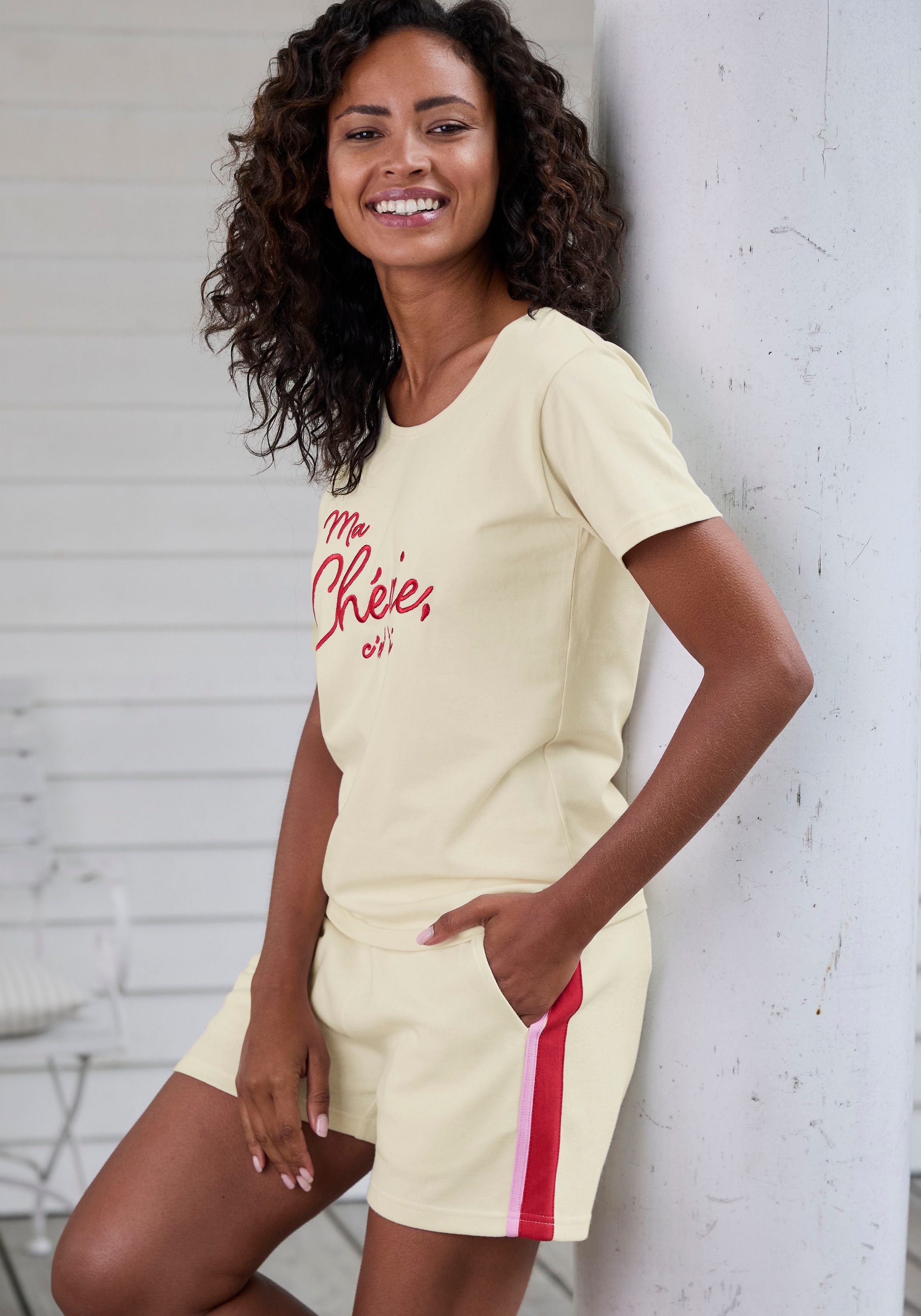 Vivance Sweatshorts, (1 tlg.), mit Kontrast Einsätzen, Loungewear