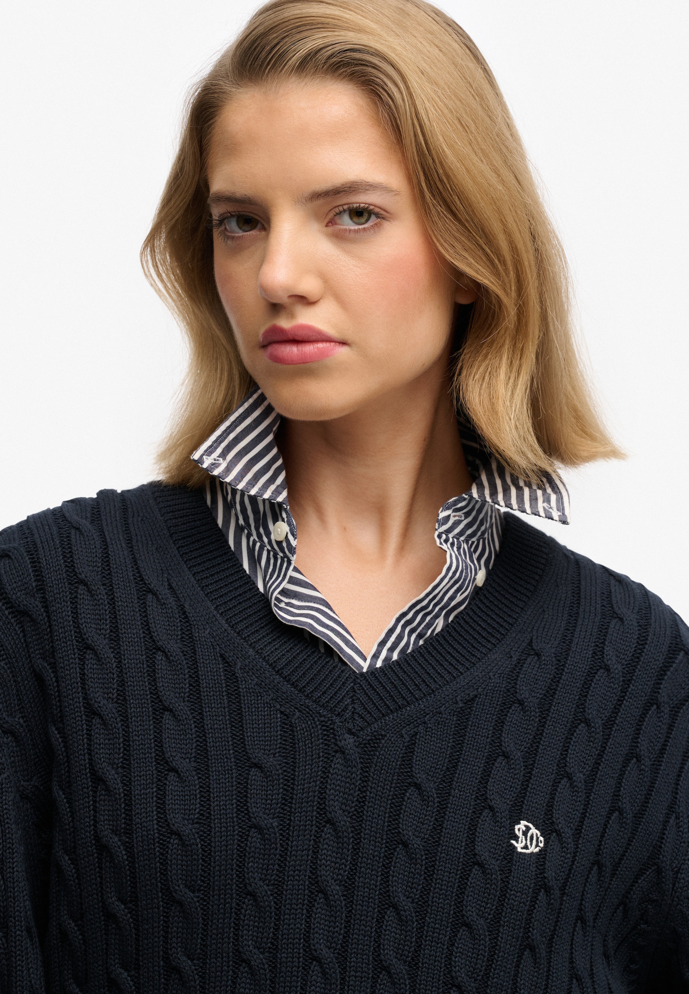 Superdry V-Ausschnitt-Pullover »OVERSIZED CABLE V NECK JUMPER« Baumwolle, oversized Fit