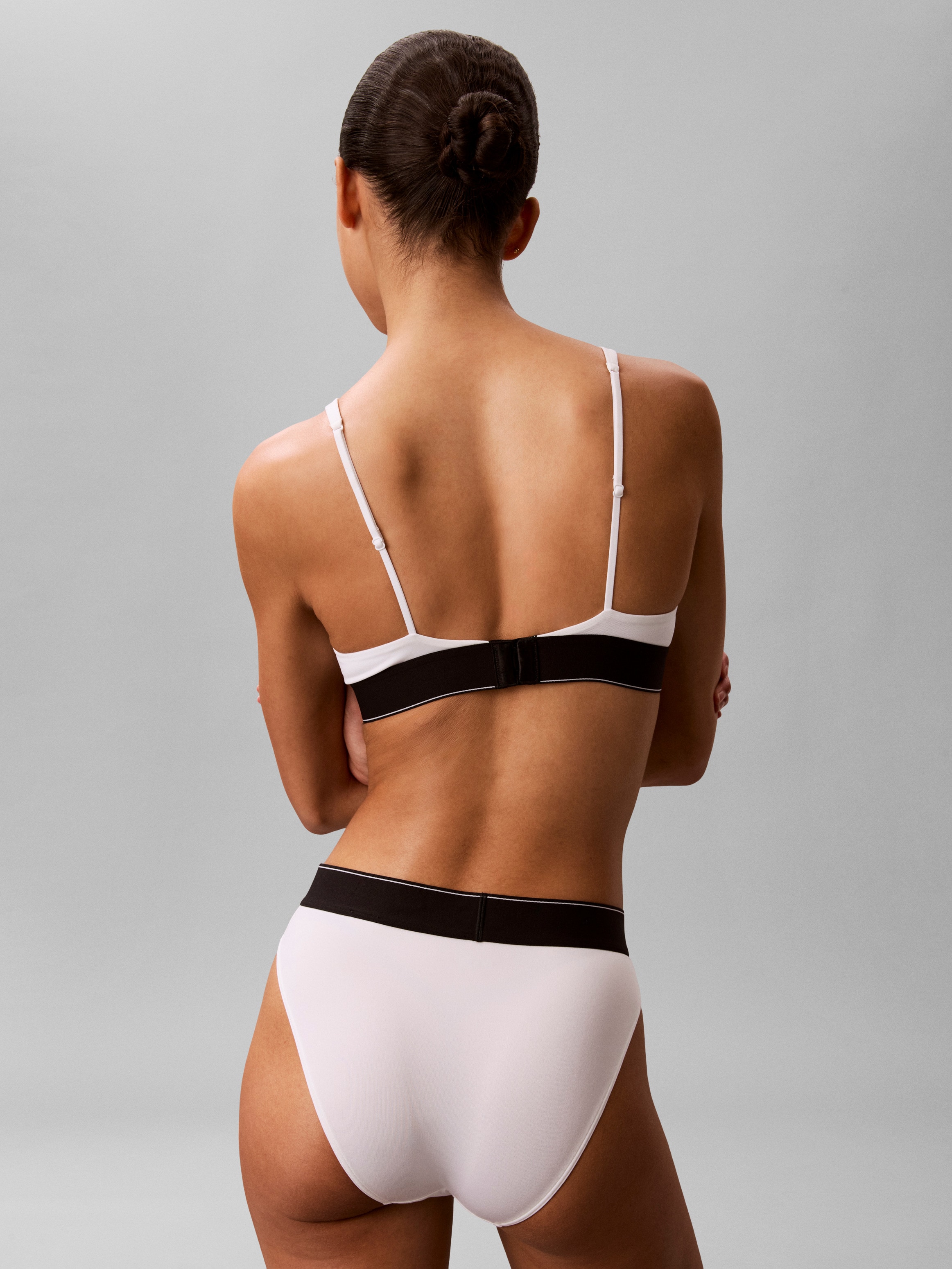 Calvin Klein Underwear Triangel-BH »LIGHTLY LINED TRIANGLE« Körpernahe Passform mit verstellbaren Trägern