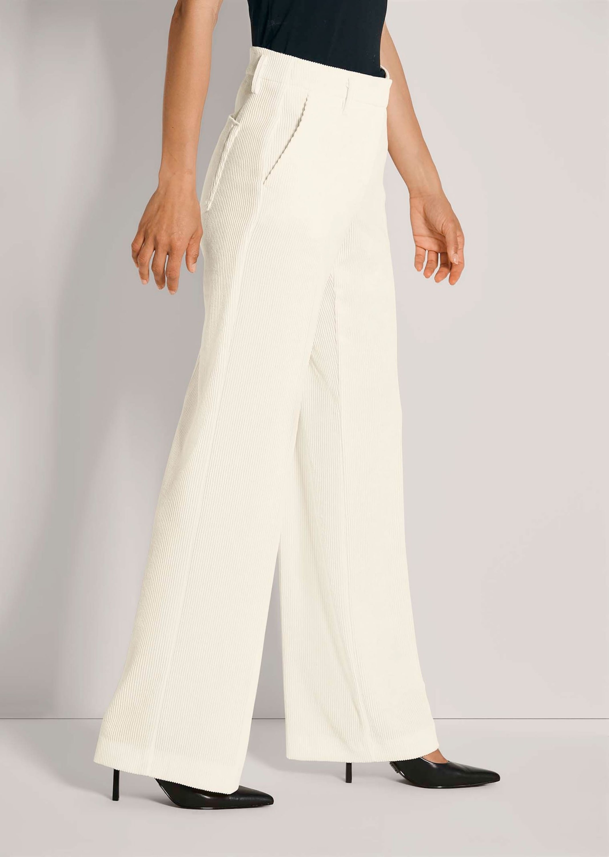 MADELEINE Cordhose »Cordhose Weite Cordhose mit Bügelfalten«