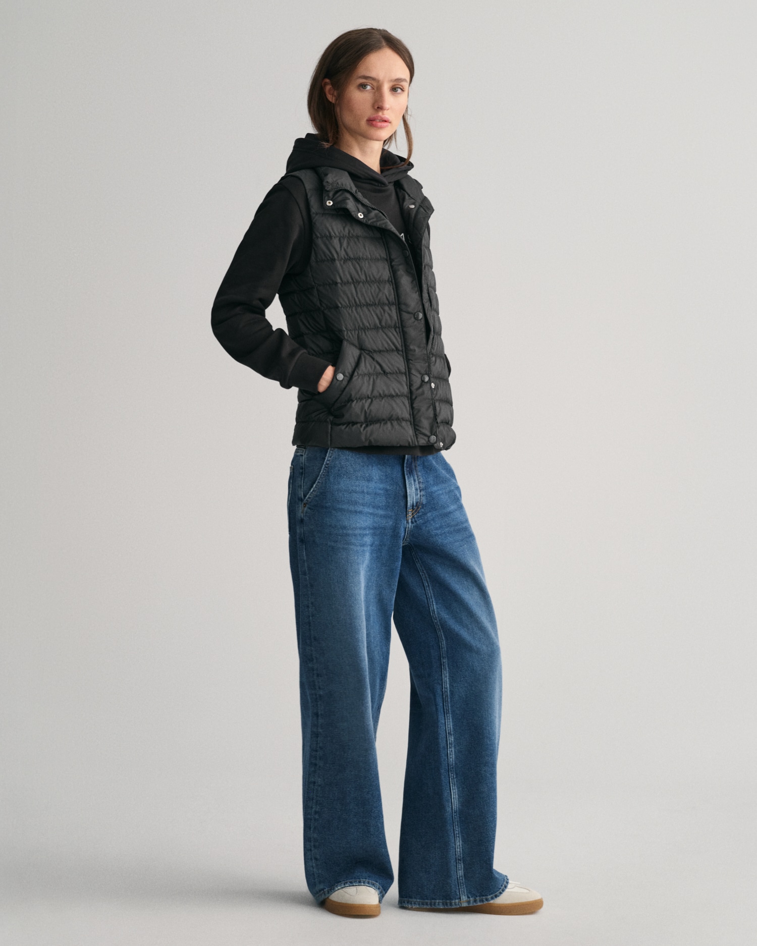 Gant Steppweste »LIGHT DOWN VEST«, mit Logodruck auf der Brust