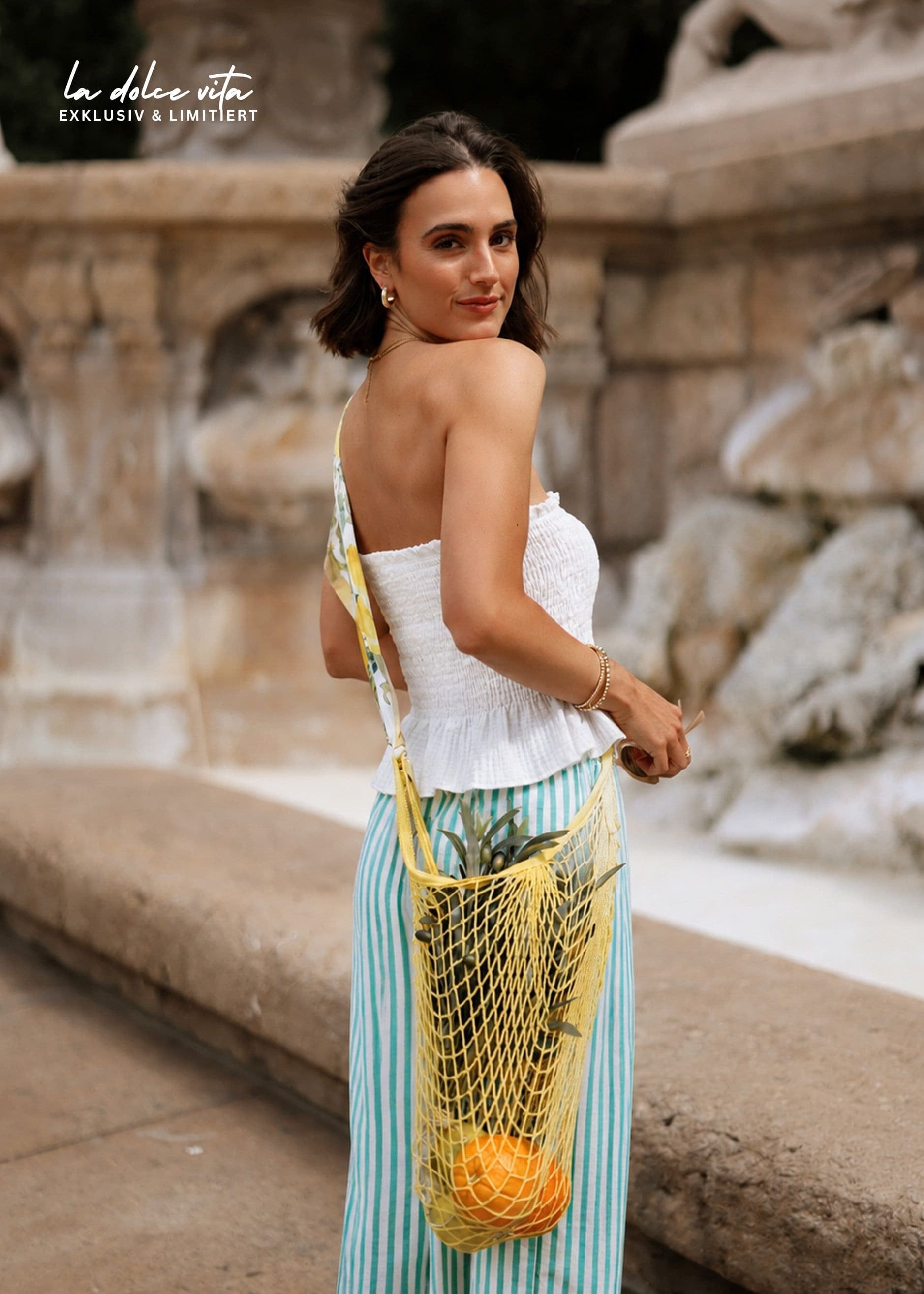 SASSYCLASSY T-Shirt »Gesmoktes Musselin Bandeau Top« Ärmelloses Top mit elastischer Passform und verspielten Volants