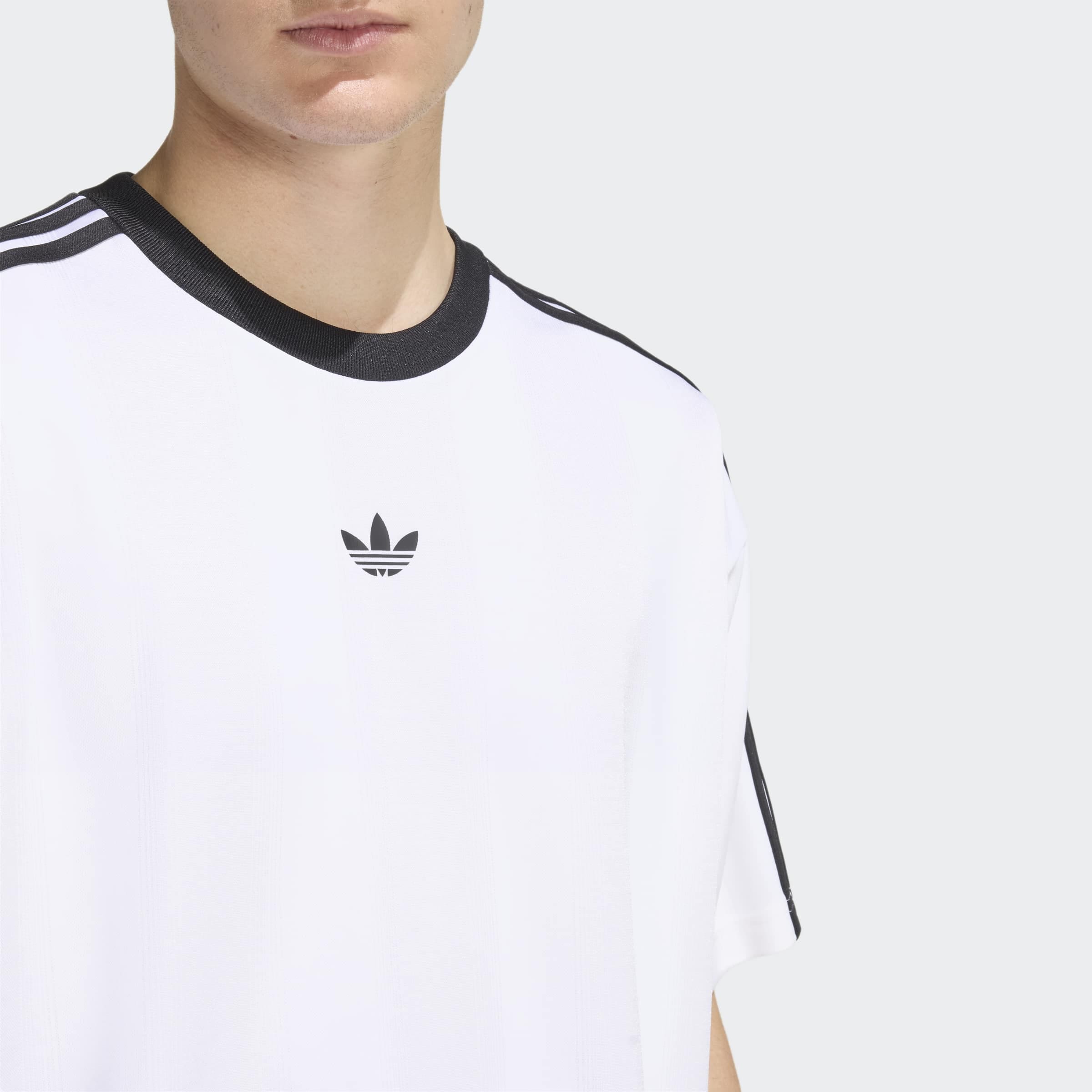adidas Originals T-Shirt »ADIDAS ADICOLOR JACQUARD TRIKOT« lockere Passform, Rundhalsausschnitt, mit klassischem Trefoil Logo