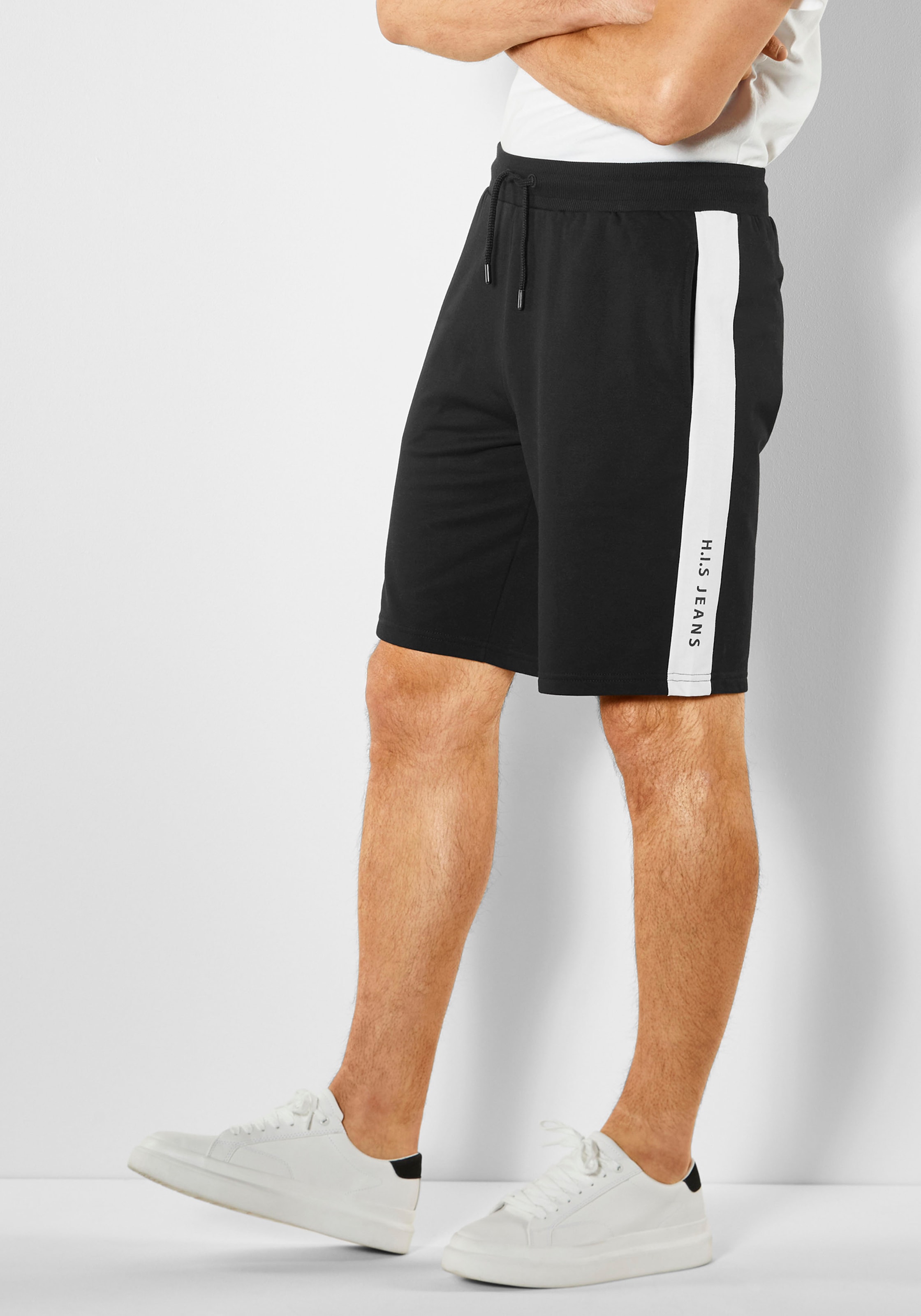 H.I.S Sweatshorts, seitlicher Streifen mit Logodruck