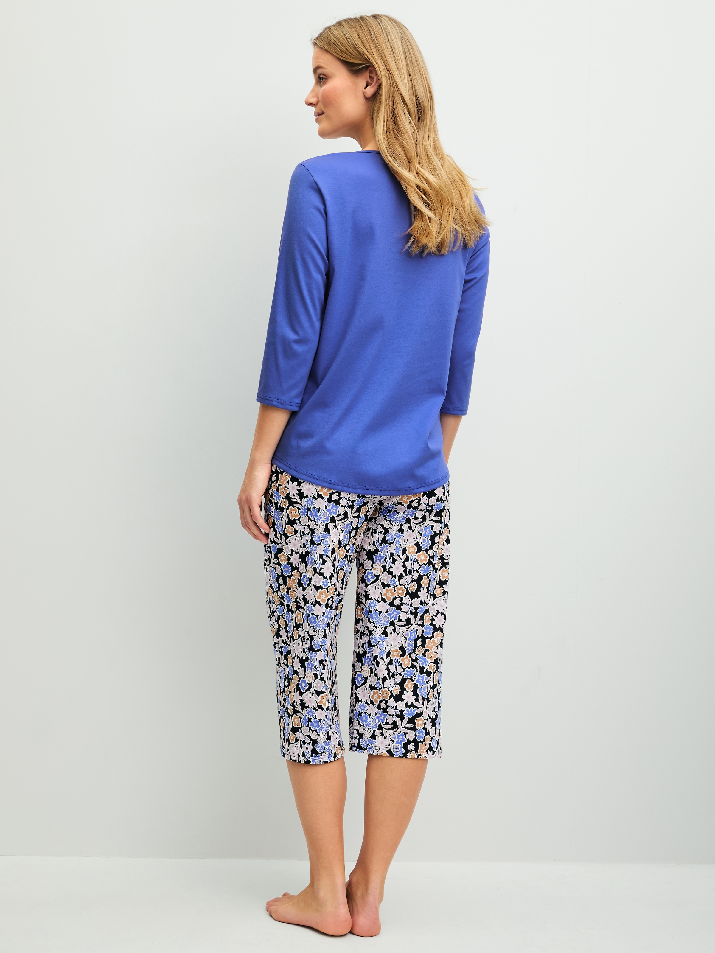 CALIDA Capri-Pyjama »Flower Dreams« 2 mit floralem Muster, Interlock-Qualität