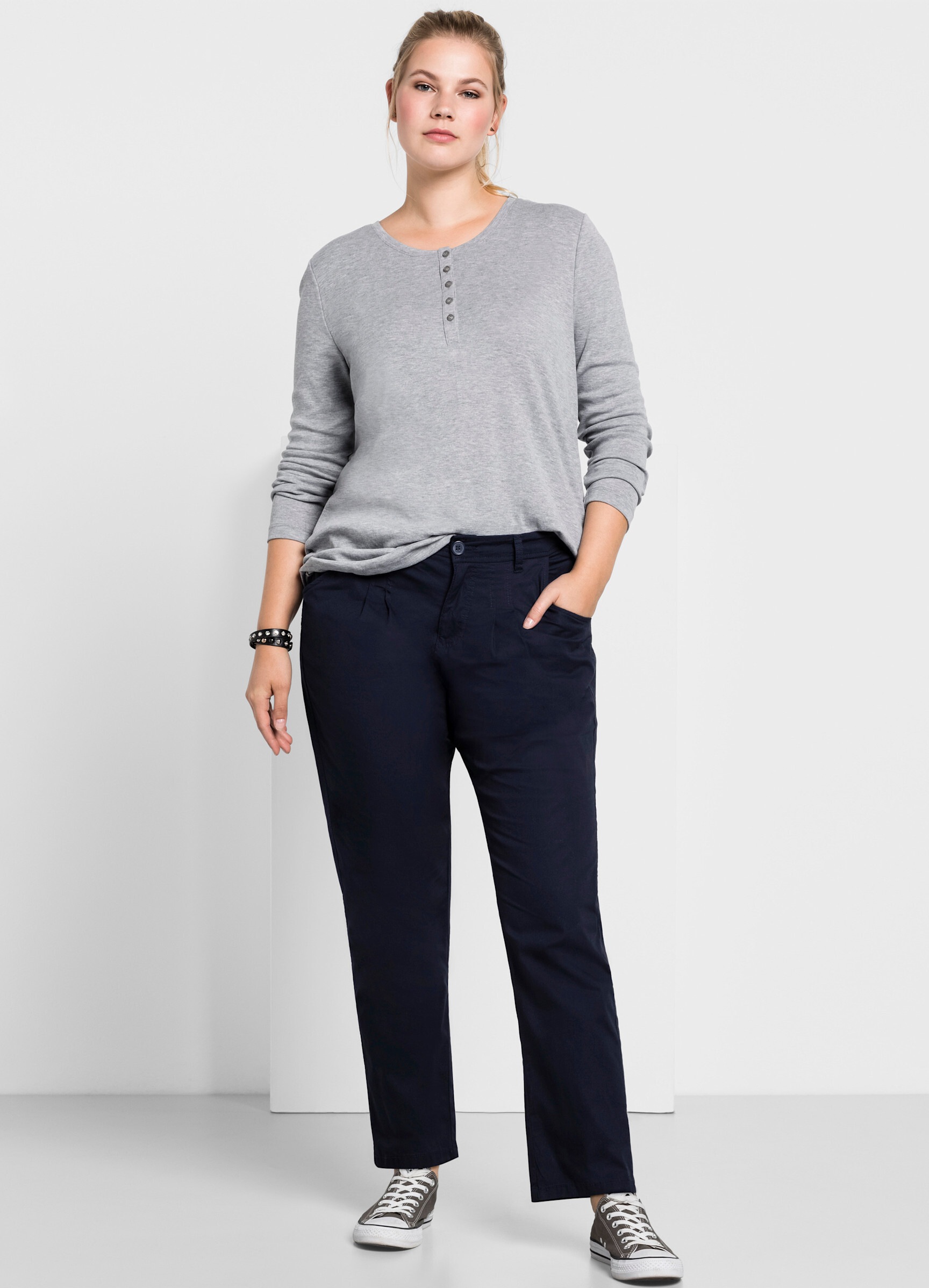 Sheego Chinohose »Chinohose Chinohose mit Bundfalten«  in Stretch-Qualität