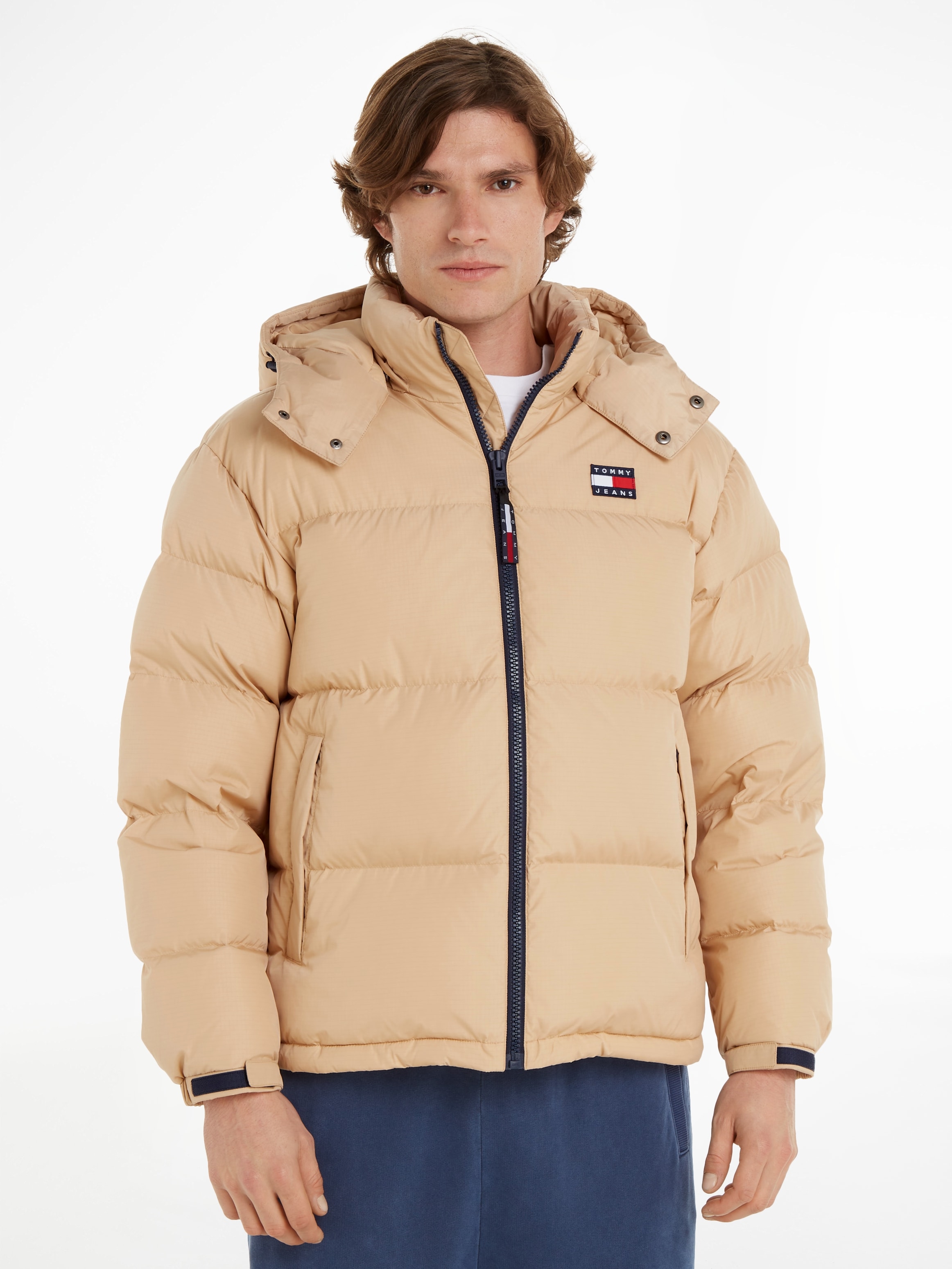 Tommy Jeans Steppjacke »TJM ALASKA PUFFER«, mit Kapuze, mit Markenlabel