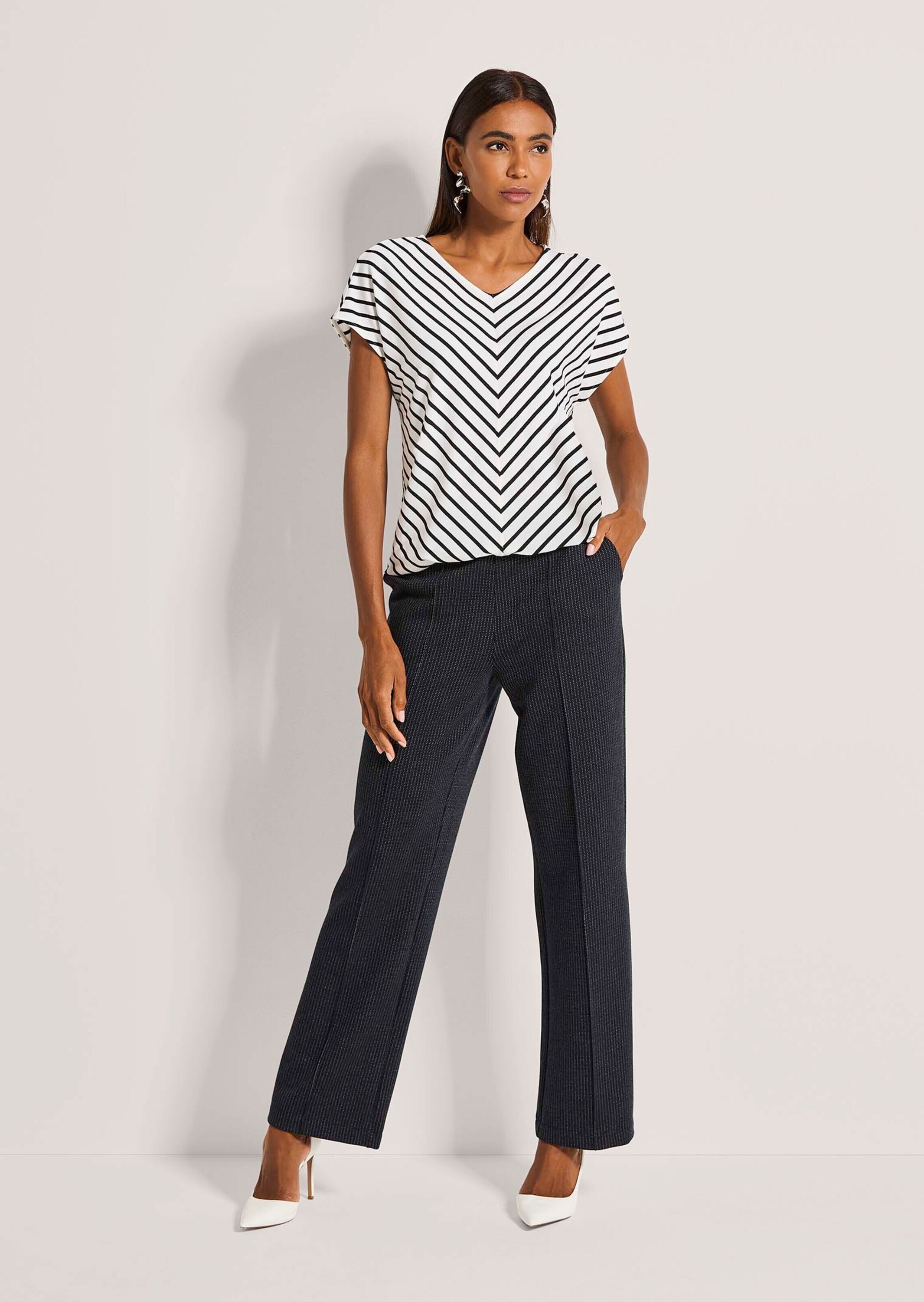 MADELEINE Kurzarmshirt »Blusenshirt Glanzshirt mit Streifenmuster« Diagonale Streifen