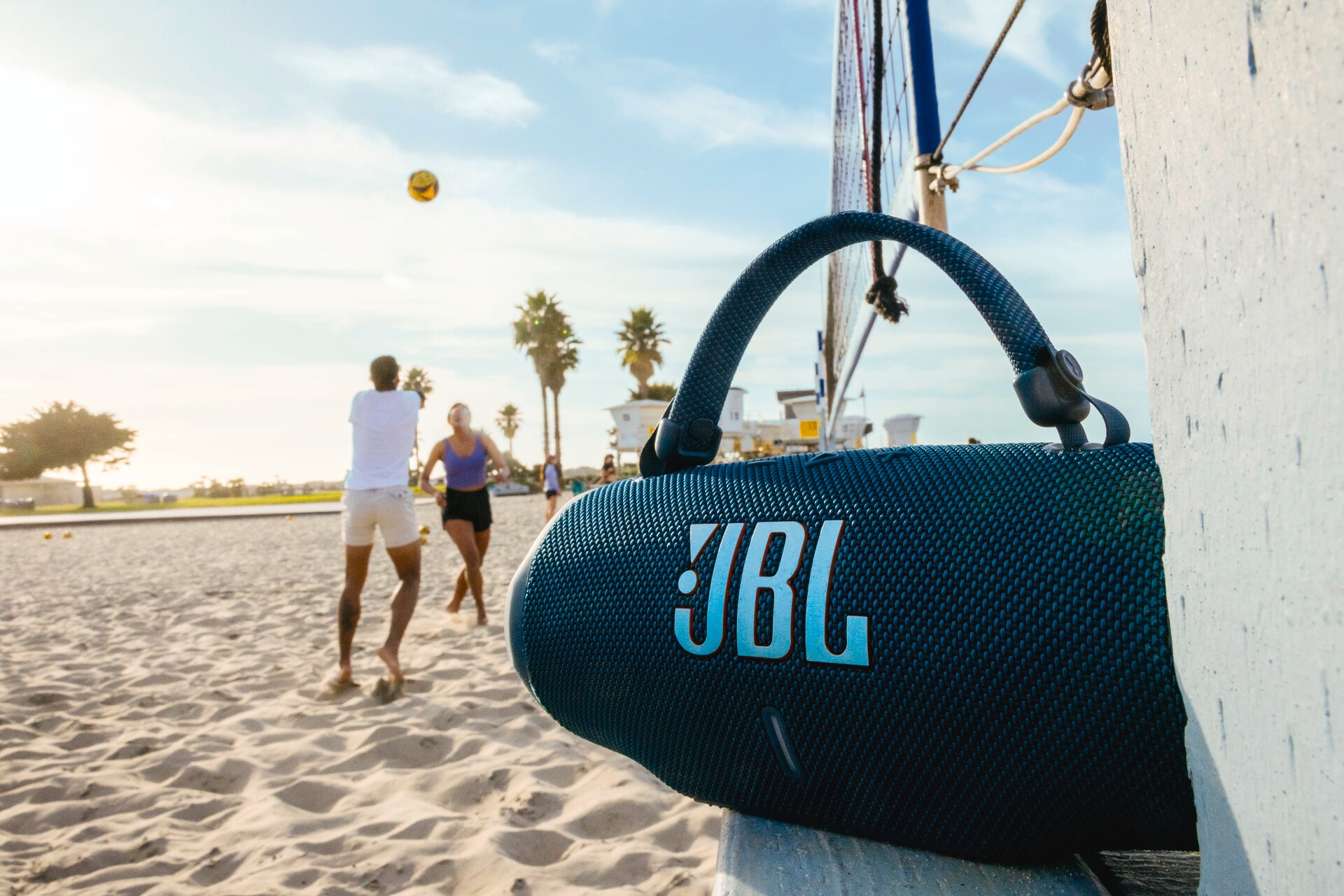 JBL Bluetooth-Lautsprecher »CHARGE 6« (Bluetooth Lautstärkeregelung 45 W) wasserdicht und stoßfest, Powerbank-Funktion mit USB-C