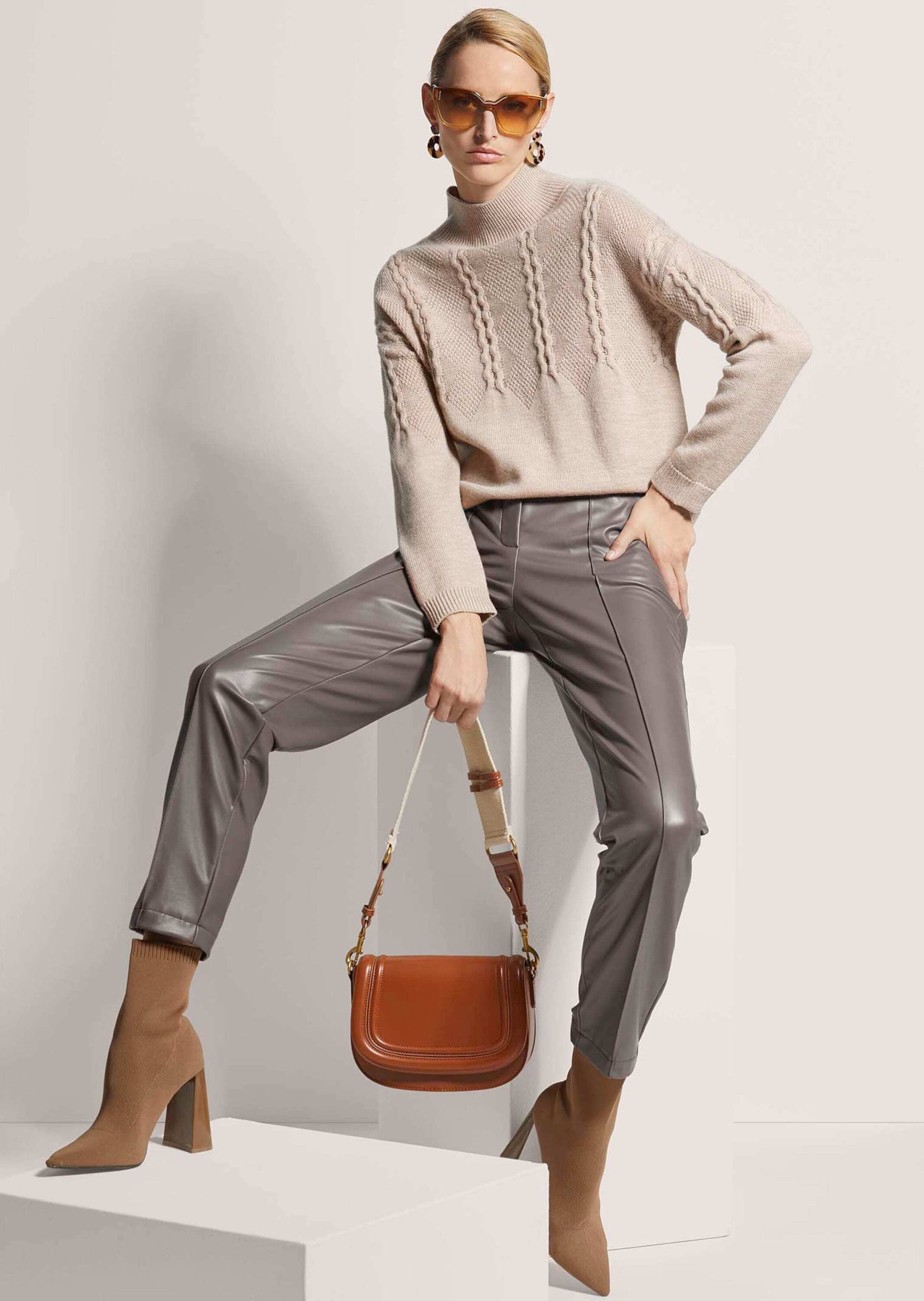 MADELEINE Longpullover »Strickpullover Stilvoller Wollpullover mit Stehkragen«