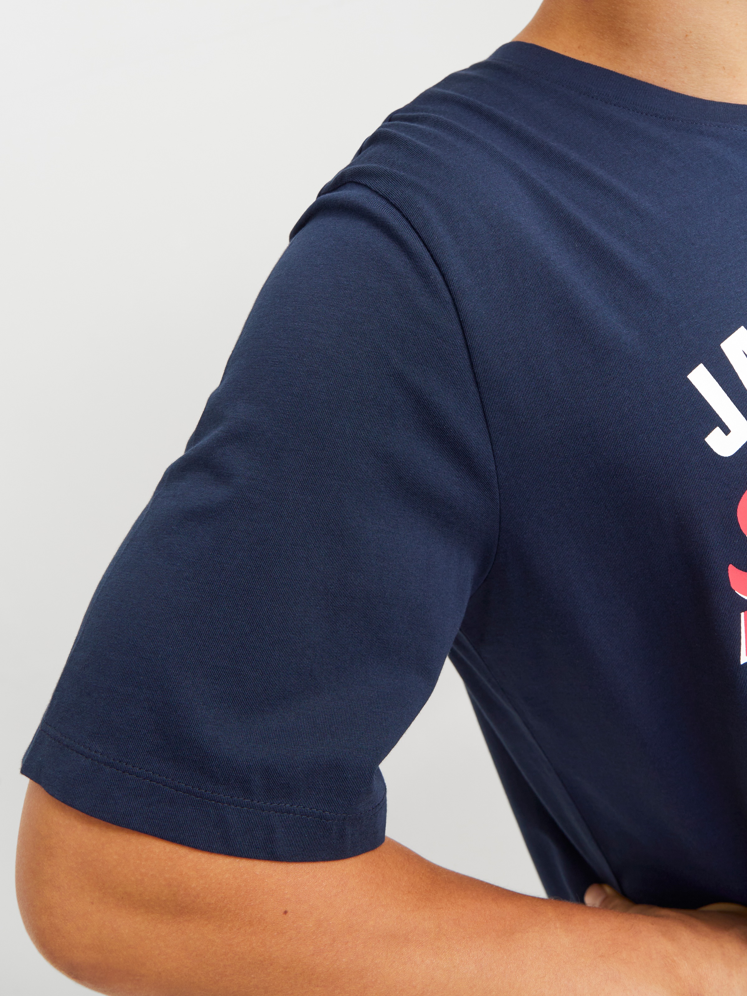 Jack & Jones Rundhalsshirt »JJELOGO TEE SS O-NECK 2 COL SS25 SN«, mit Logo Print