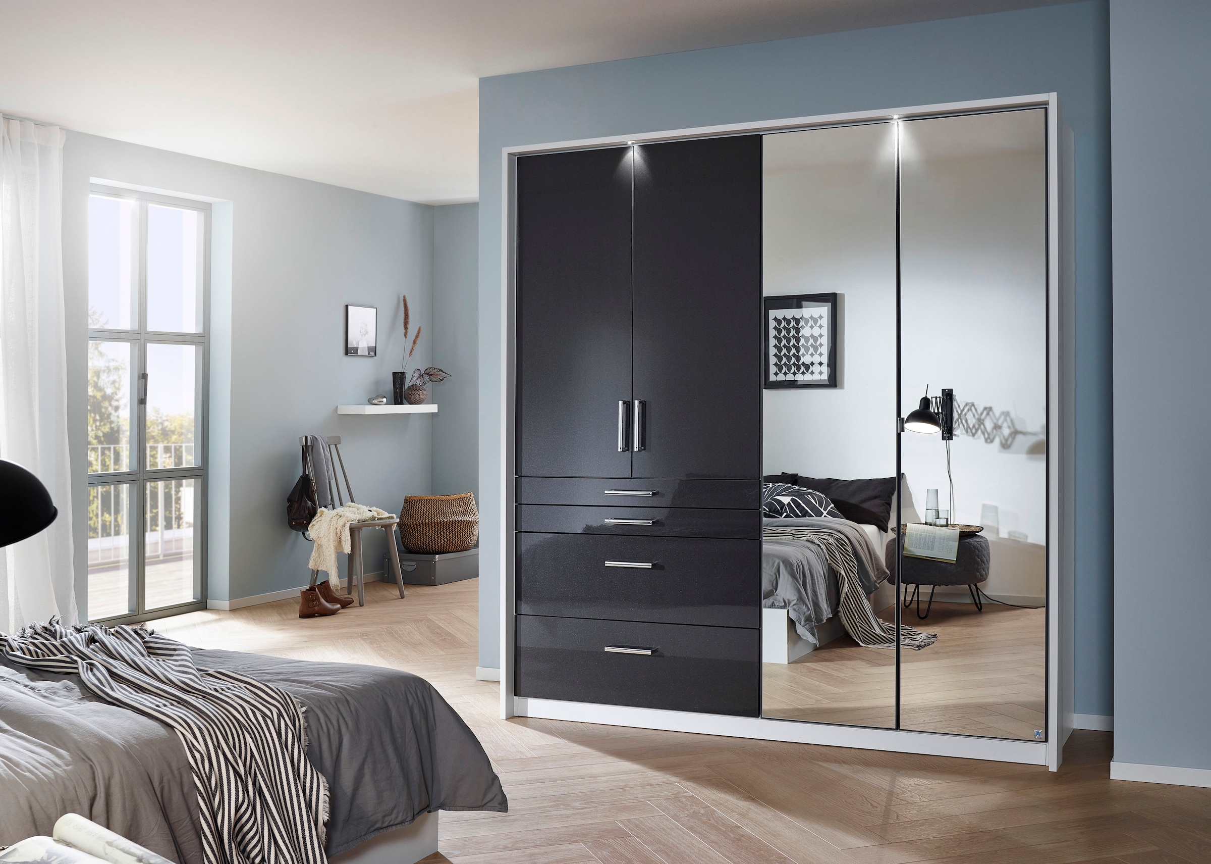 rauch Drehtürenschrank »Kleiderschrank Schrank Garderobe Garderobenschrank Topseller HOMBURG«, inkl. Passepartout, oberer Schubkasten mit Einteilung MADE IN GERMANY