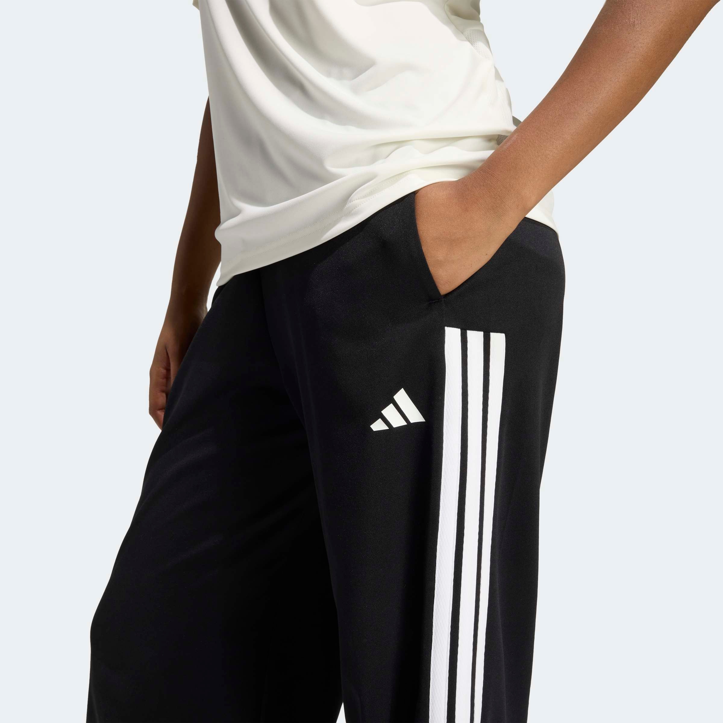 adidas Sportswear Sporthose »HOUSE OF TIRO, WEITES BEIN«  sportlicher Stil, für Training und Freizeit, mit Kordelverschluss