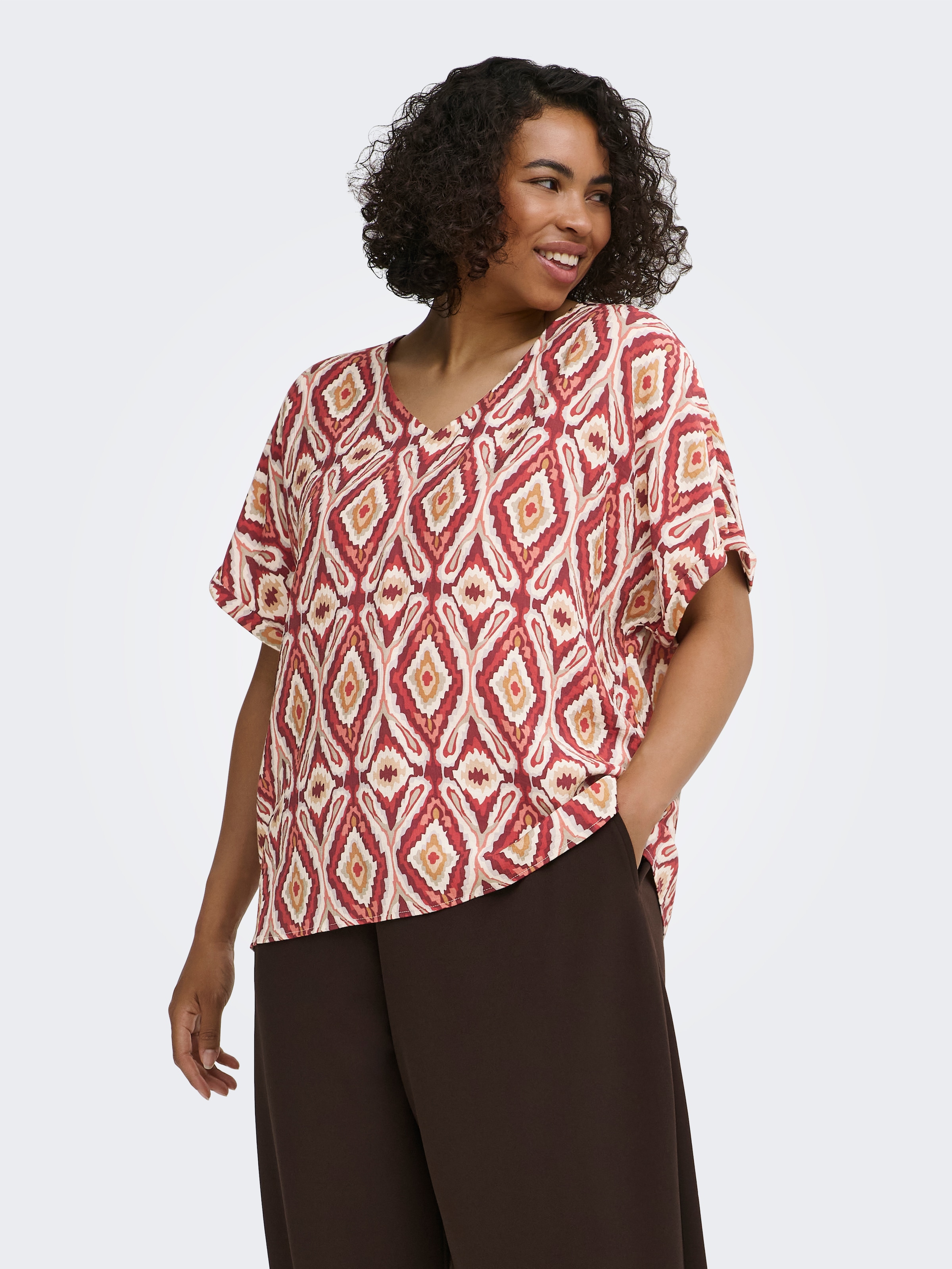 ONLY CARMAKOMA V-Shirt »CARBELLY MIKASI SS V-NECK TOP AOP«