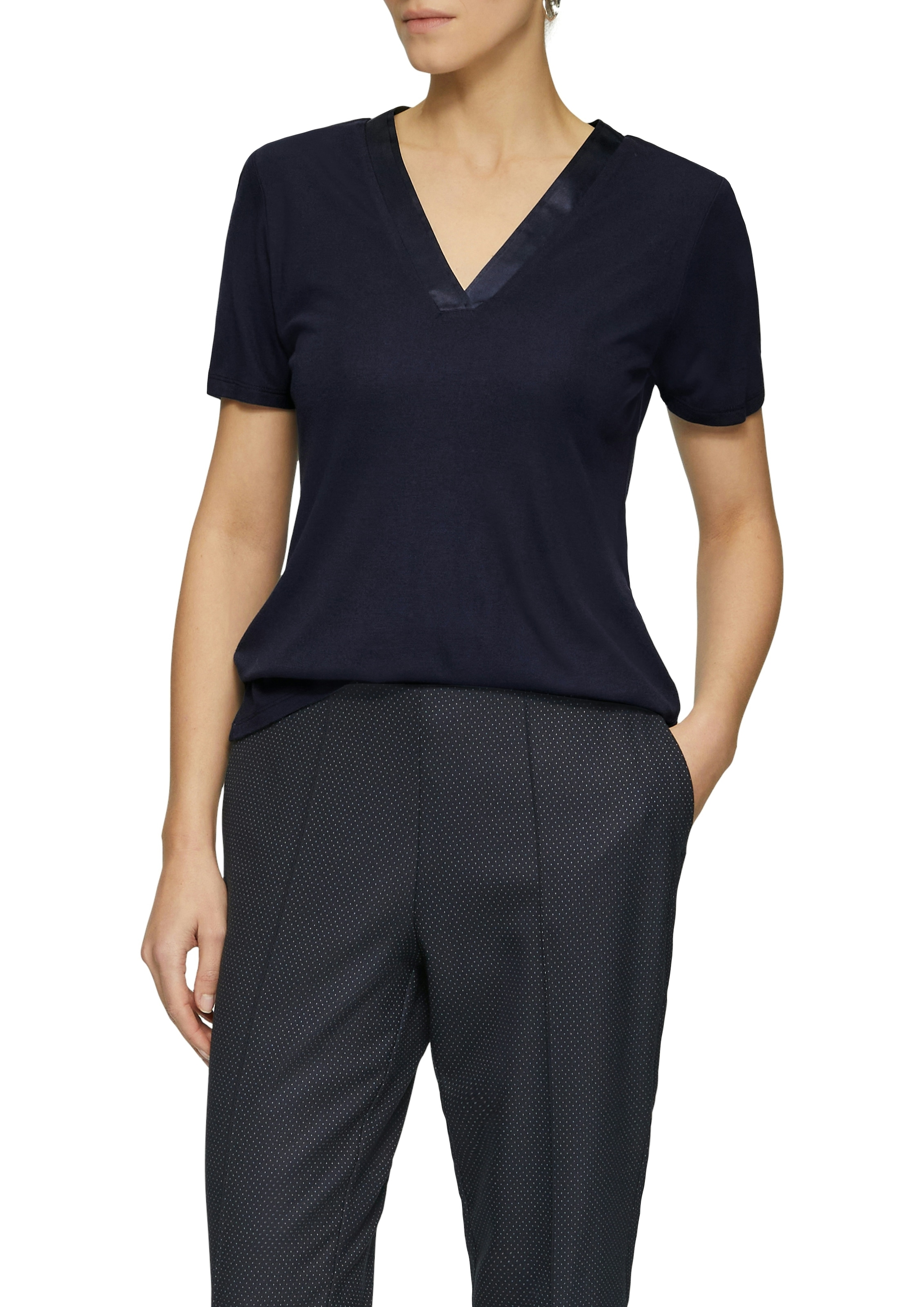 s.Oliver BLACK LABEL T-Shirt mit satiniertem V-Ausschnitt