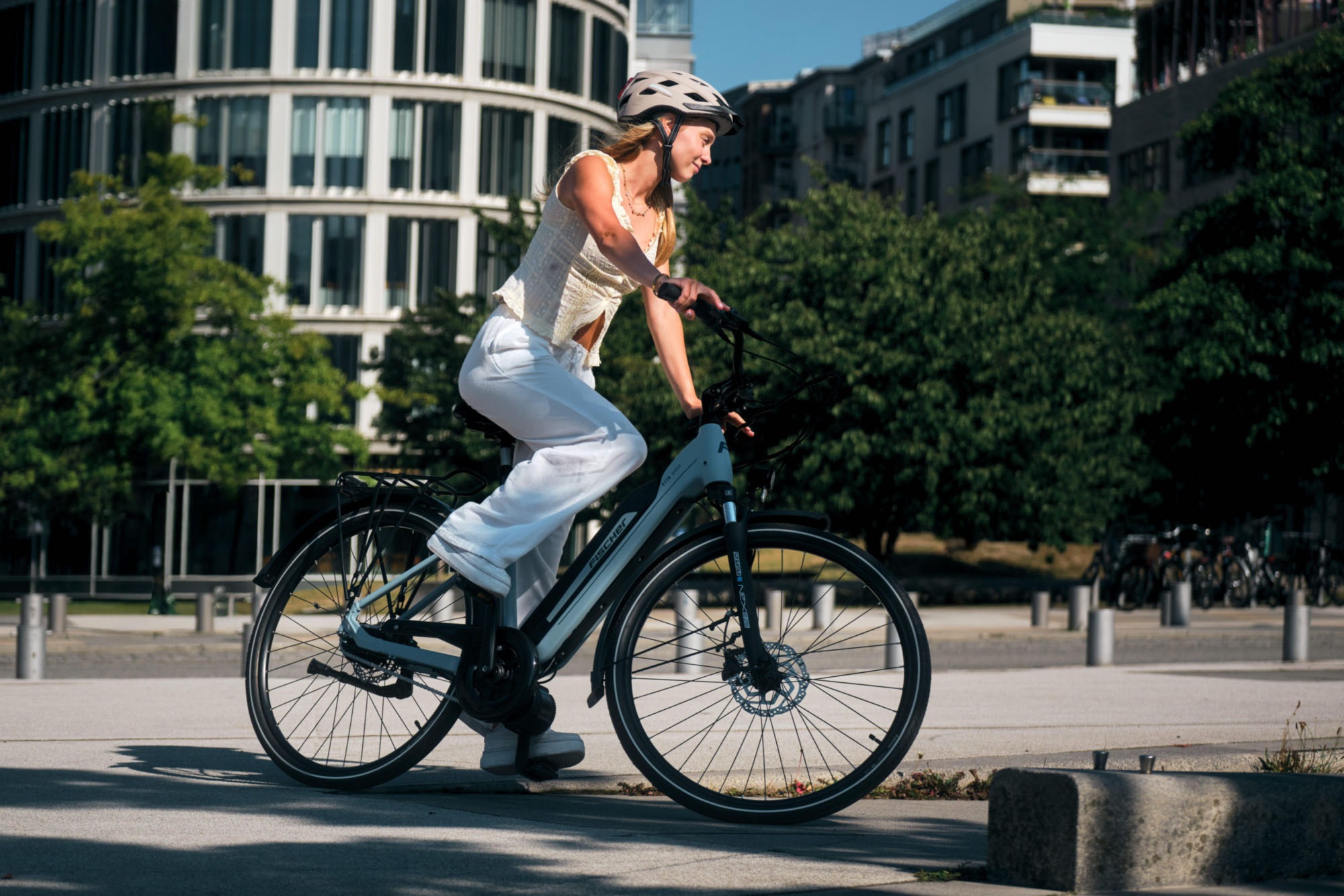 FISCHER Fahrrad »CITA 2404 688 43 ACTIVE« 7 Gang Shimano NEXUS Schaltwerk Mittelmotor mit Akku-Ladegerät | mit Werkzeug,  Pedelec, Elektrofahrrad für Damen und Herren