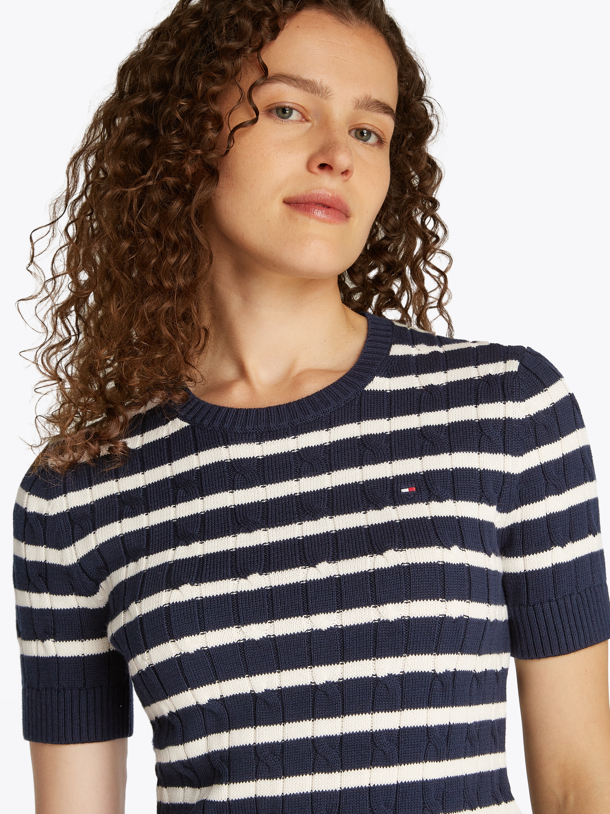 Tommy Hilfiger Kurzarmpullover »1985 CO MINI CABLE C-NK SS SWT«, in tollem Strickmuster
