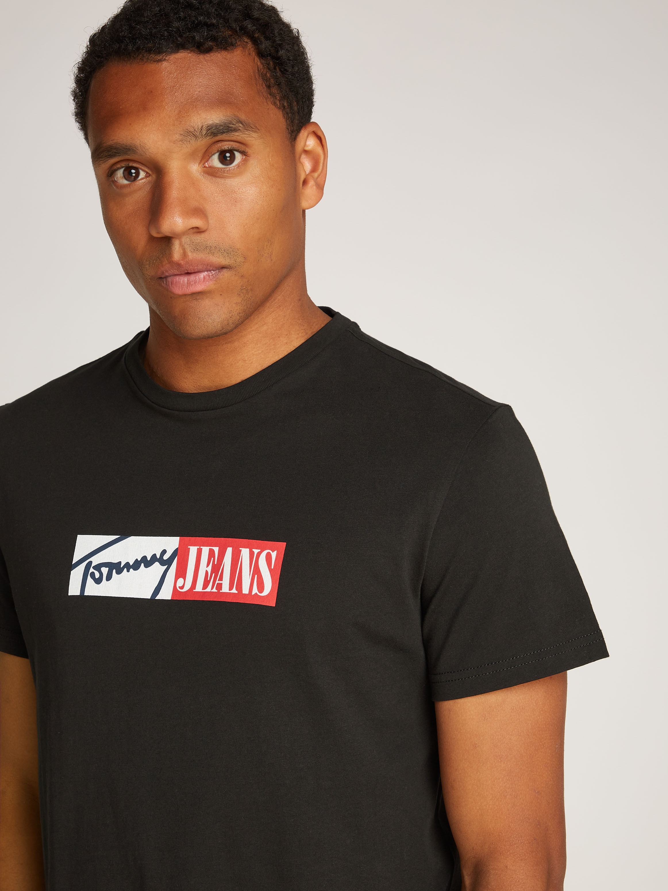 Tommy Jeans Plus Rundhalsshirt »TJM SLIM ENTRY GRAPHIC TEE EXT«, in Großen Größen