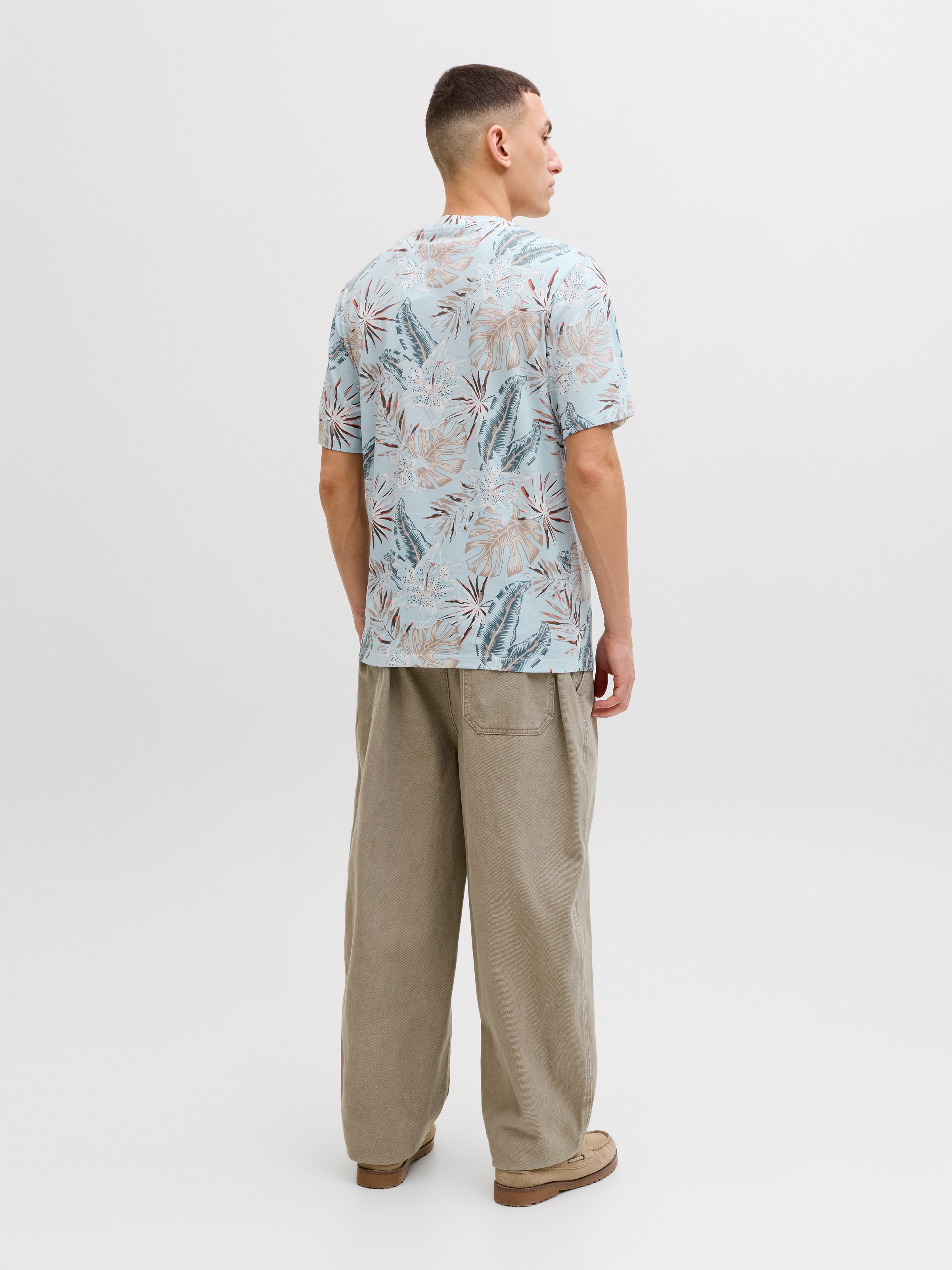 Jack & Jones Rundhalsshirt »JJHONOLULU AOP TEE SS CREW NECK« Baumwolle, regular fit