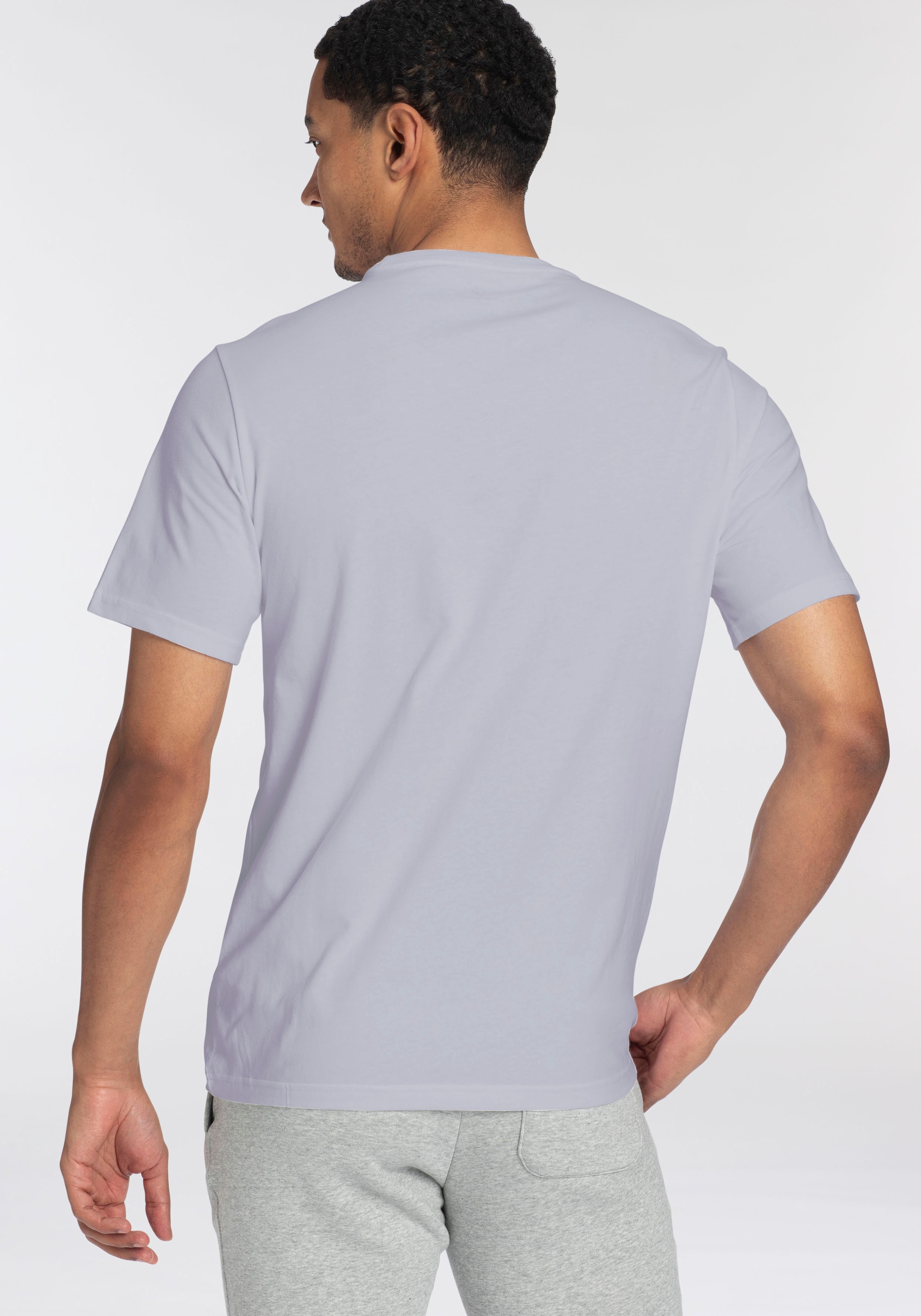 Converse T-Shirt »UNISEX CONVERSE GO-TO ALL STAR PATCH LOGO STANDARD FIT T-SHIRT«, (1 tlg.)